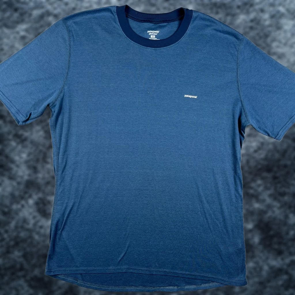 Patagonia Patagonia Capilene Cool Shirt Baselayer XL Men Blue Hiking Trail Active - Lightweight Basic Size US XL / EU 56 / 4 - 1 Thumbnail