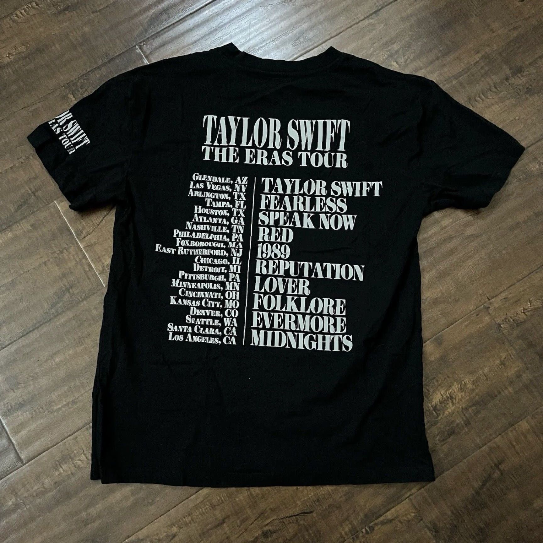 Vintage Taylor Swift The Eras Tour US Dates Official Concert Black T-shirt Size Medium Size US M / EU 48-50 / 2 - 4 Thumbnail