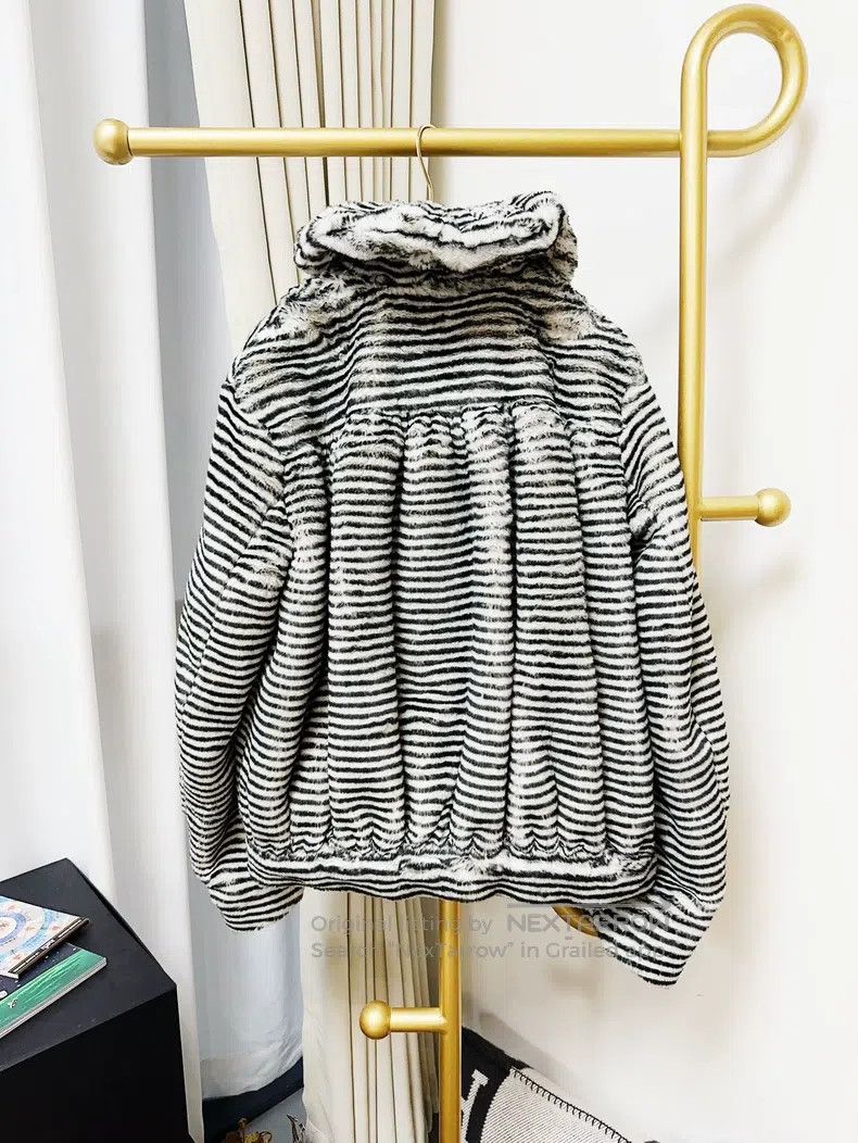 Chanel Chanel 20K equestrian series eco-friendly fur zebra stripe Size XS / US 0-2 / IT 36-38 - 3 Thumbnail