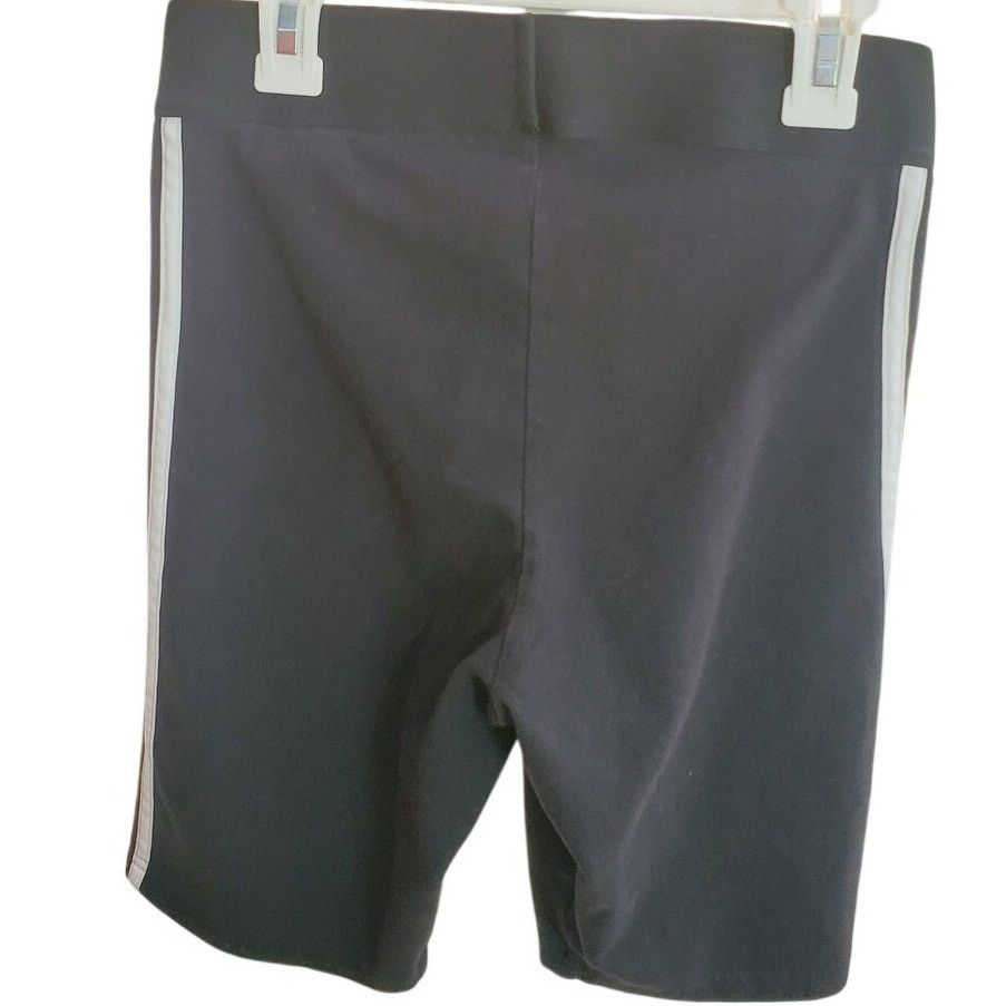Adidas Adidas Black 3-Stripe Biker Shorts Small Size 27" / US 4 / IT 40 - 2 Thumbnail