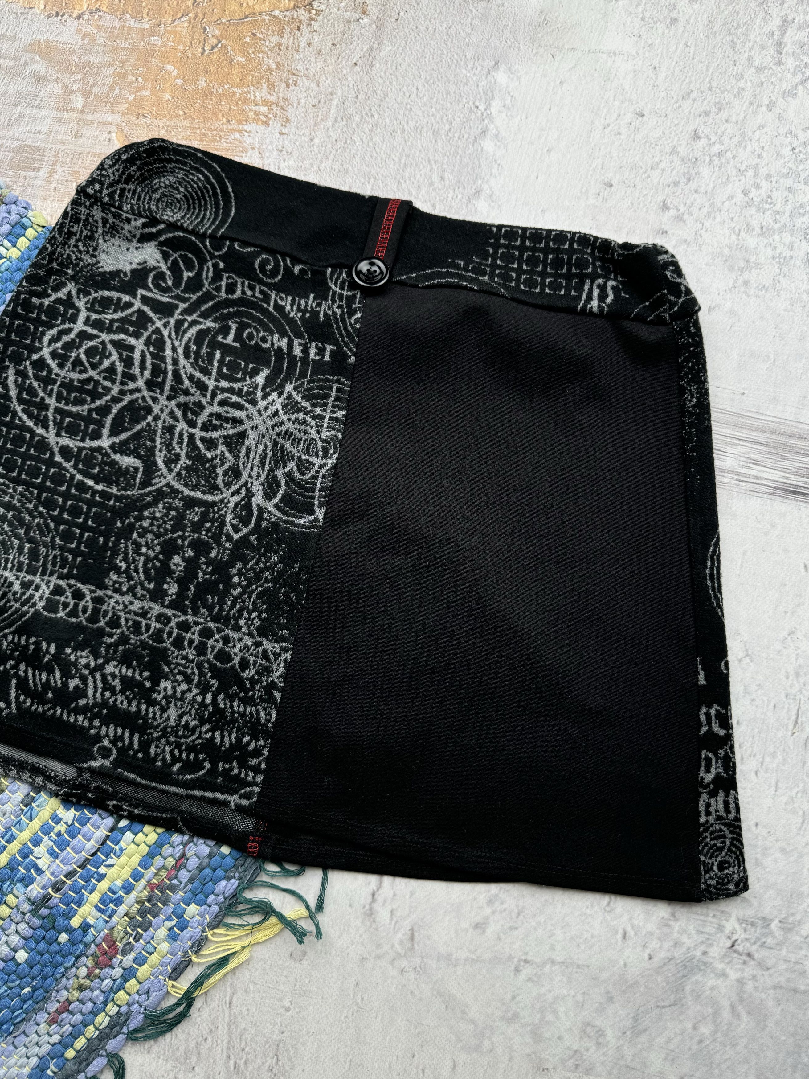Vintage Vintage Printed Mini Skirt A178(439) Size 28" / US 6 / IT 42 - 6 Thumbnail