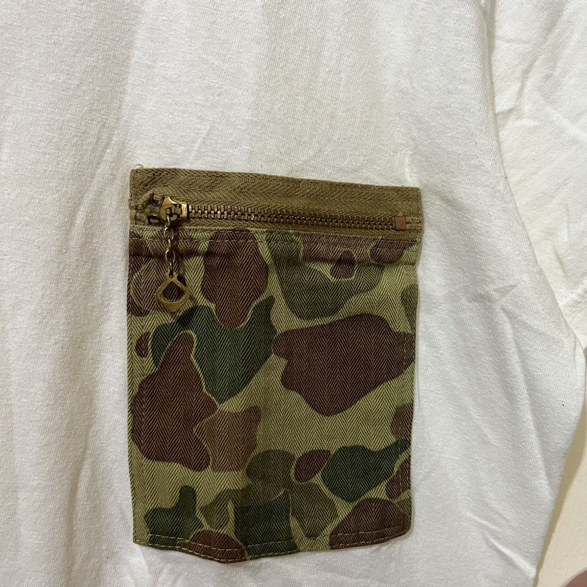 Visvim Visvim Essential Camo Pocket Tee Size US M / EU 48-50 / 2 - 10 Thumbnail