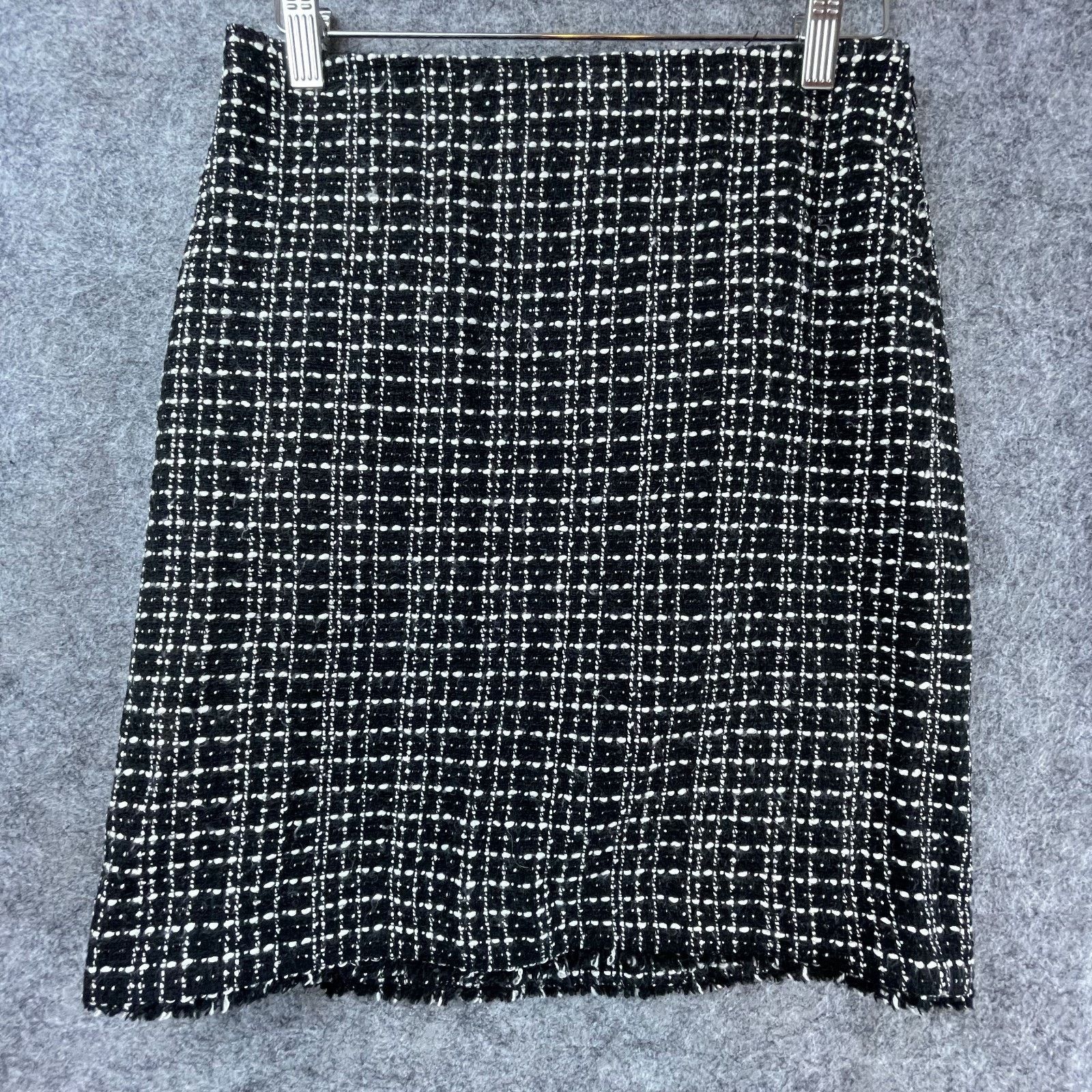 Ann Taylor Ann Taylor Skirt Womens 0 Black Plaid Boucle Tweed Old Money Size 25" / US 0 / IT 36 - 1 Thumbnail