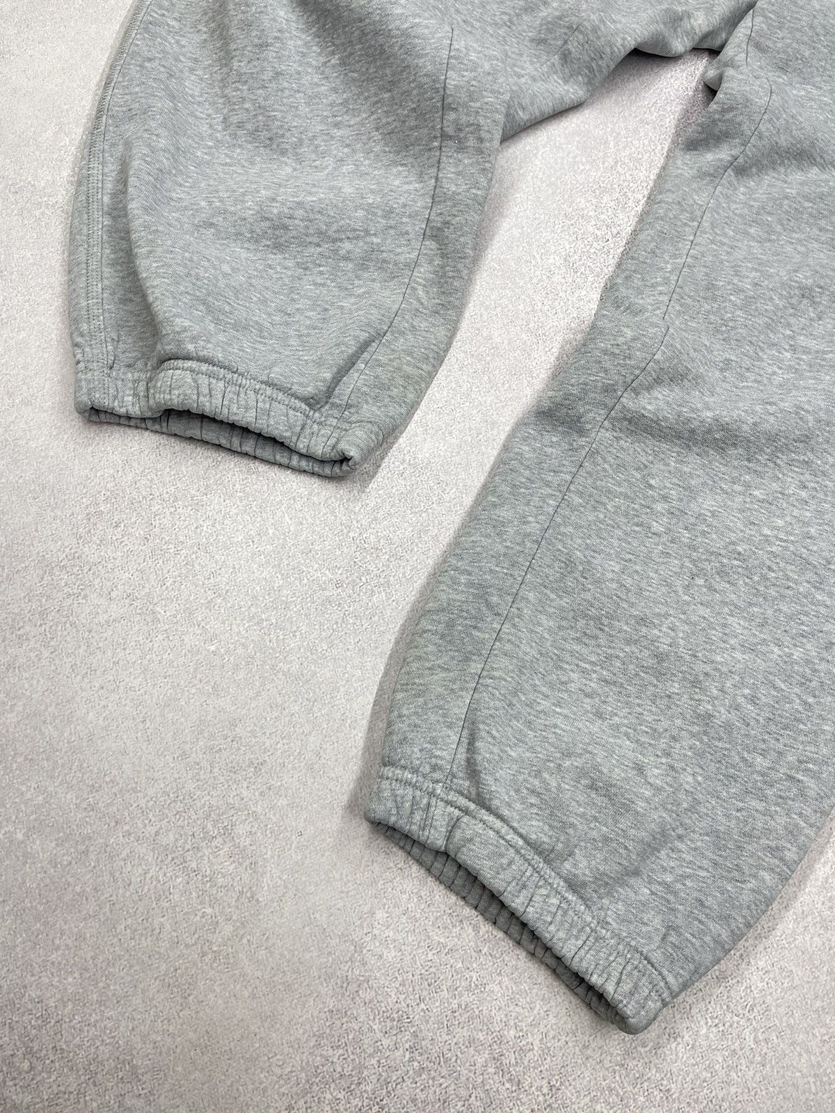 Nike Vintage Nike Basic Grey Sweatpants Jogger Small Logo Y2K Size US 30 / EU 46 - 5 Thumbnail