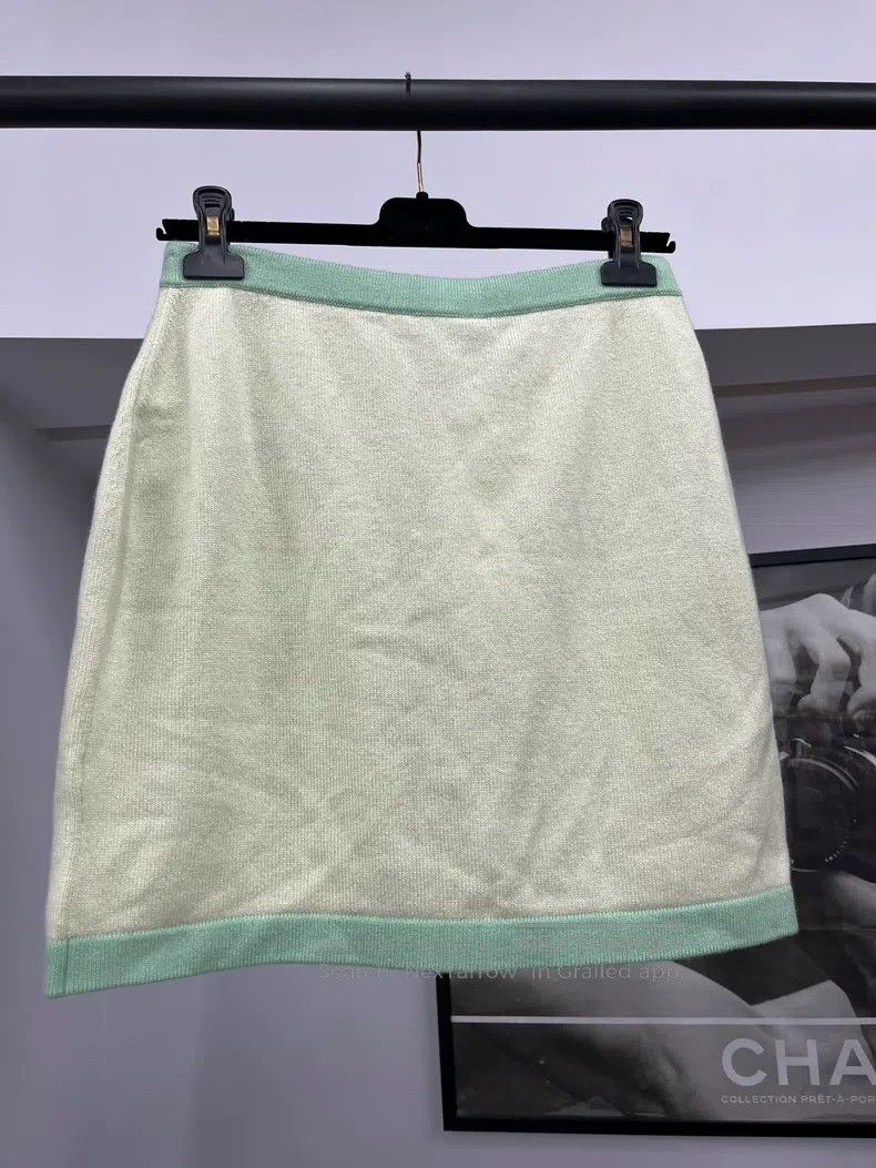 Chanel Chanel 23S green cashmere skirt Size 25" / US 0 / IT 36 - 3 Thumbnail