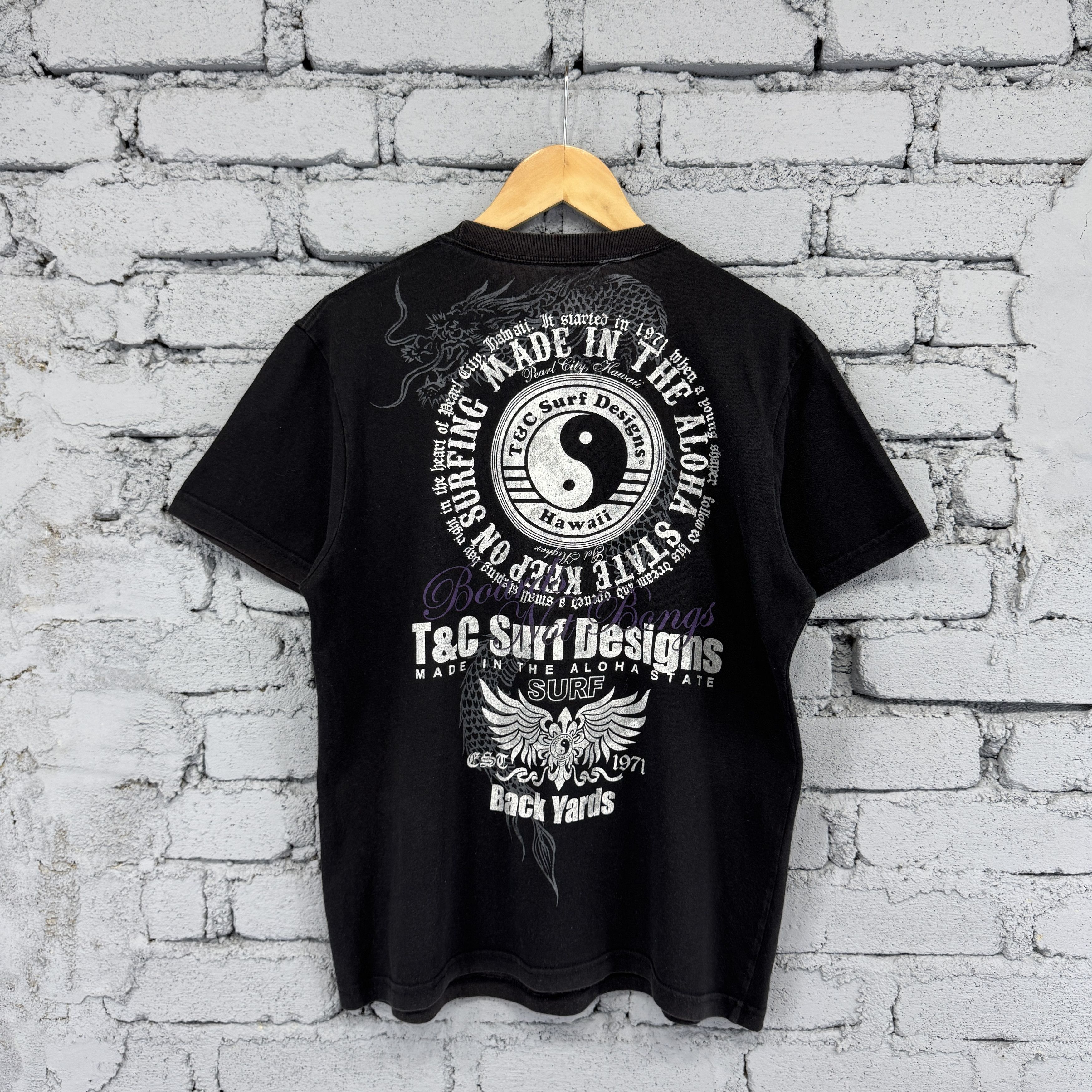 Vintage Vintage 00s T&C Surf Design Hawaii Dragon Backhit Tshirt Size US M / EU 48-50 / 2 - 1 Thumbnail