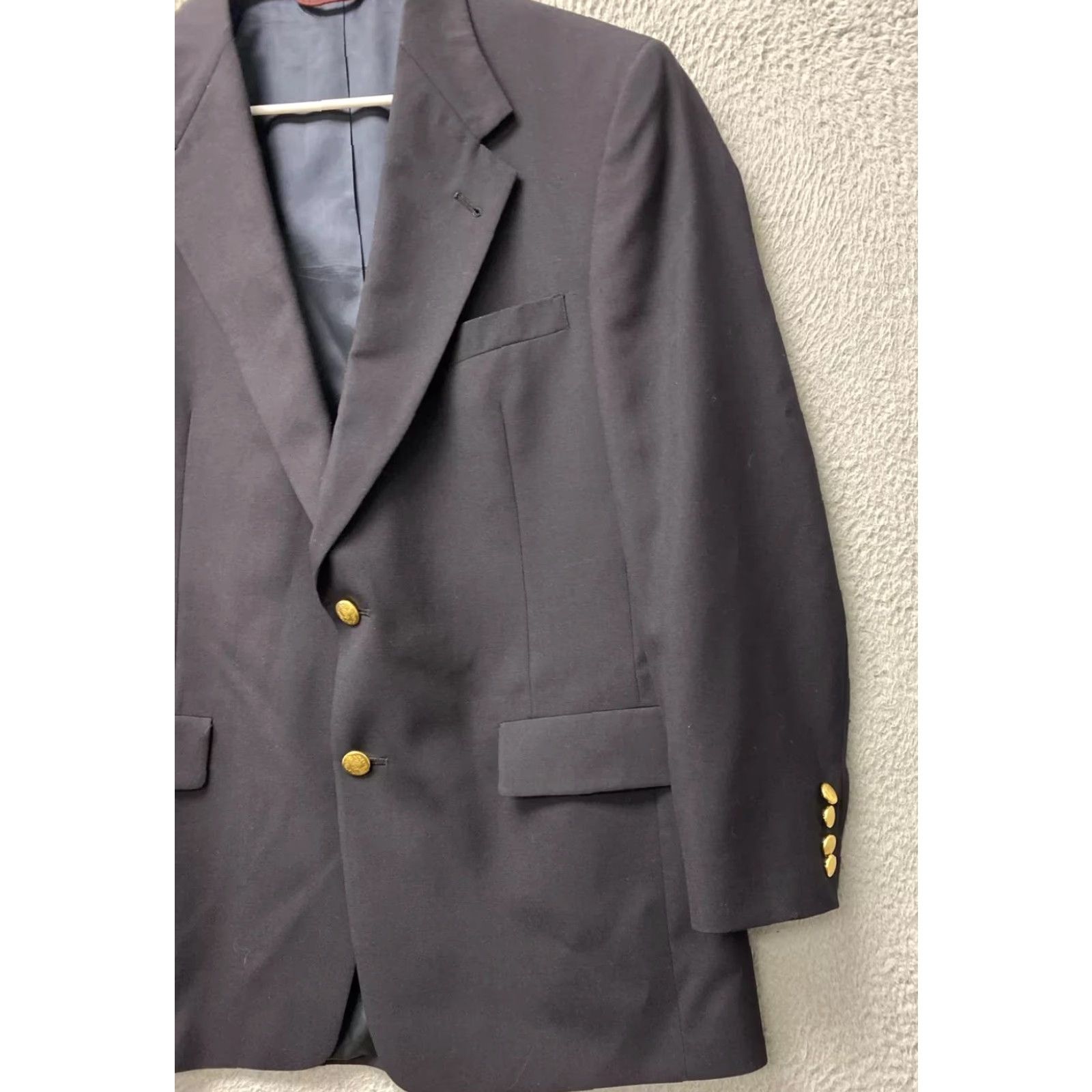 Hart Schaffner Marx Hart Schaffner Marx Blazer Navy Blue Wool Two Gold Buttons Mens 41 Regular Blue Gold Buttons Notch Lapel Single-Breasted Two-Button Front Vintage No Size 42R - 2 Thumbnail