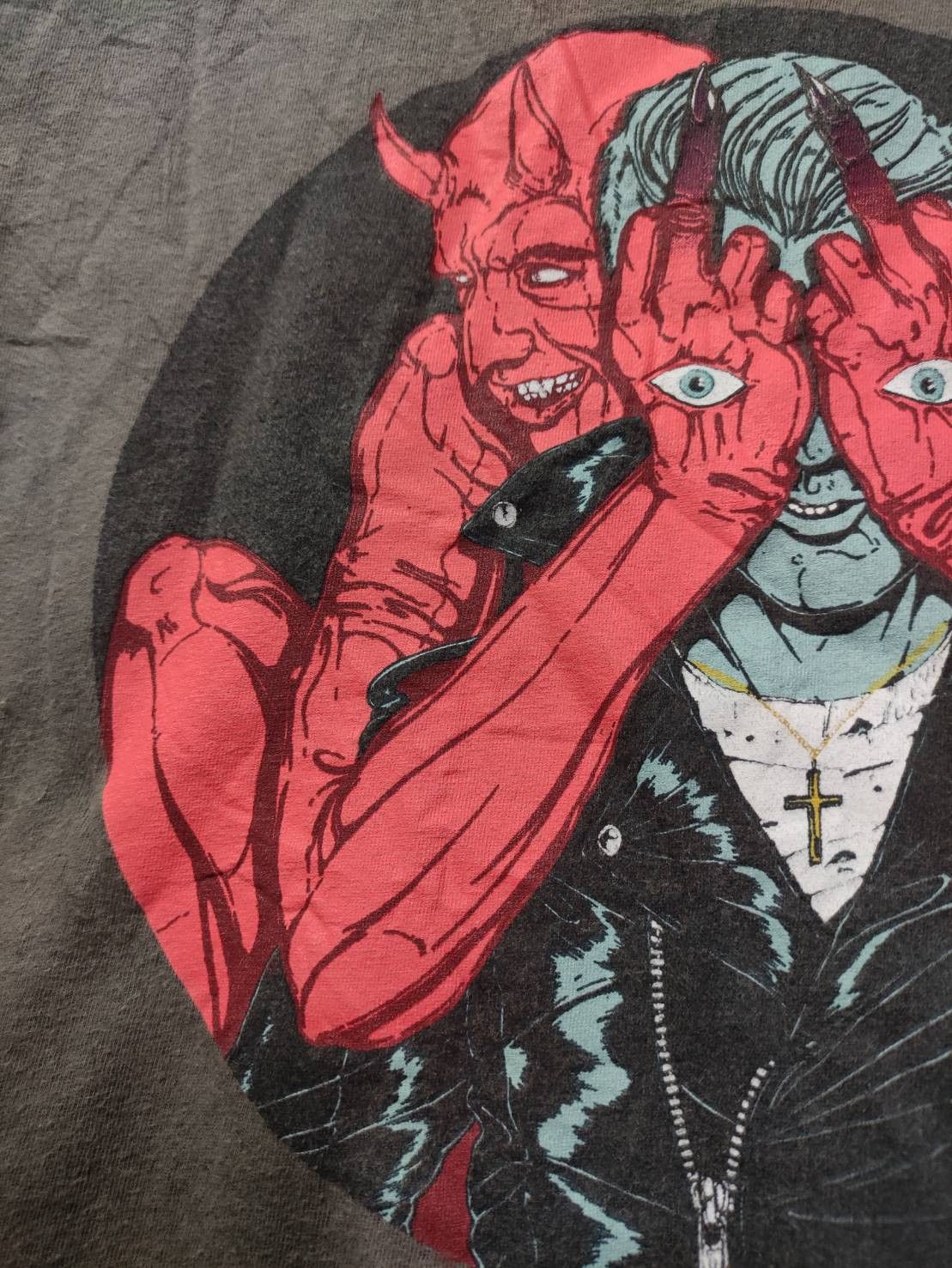 Band Tees Queens of the Stone Age " Villains " Album Promo T-Shirt Size US M / EU 48-50 / 2 - 3 Thumbnail