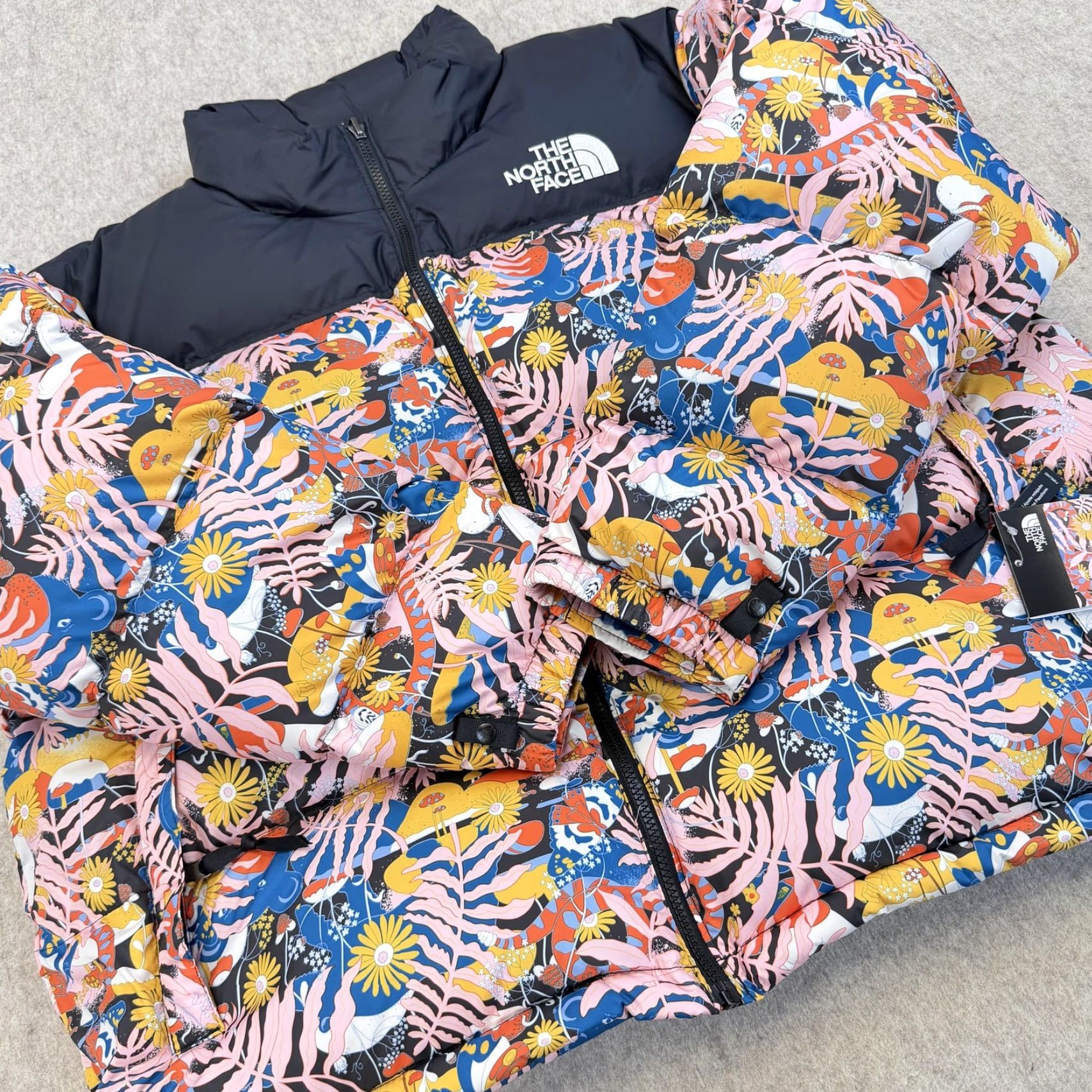 The North Face The North Face Jacket Womens 3X Black Floral Nuptse Plus Down Puffer Naomi Otsu Size XXL / US 16-18 / IT 52-54 - 4 Thumbnail