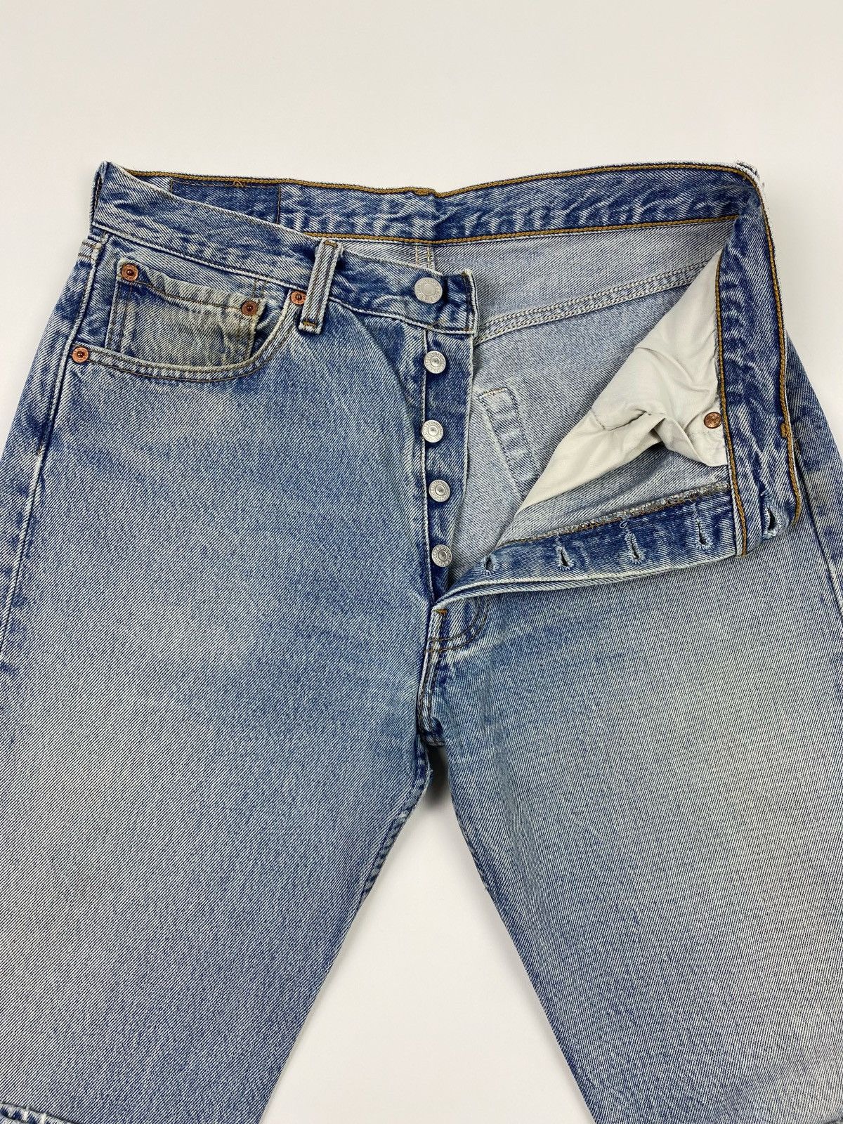 Levi's 2000’s Vintage Levi’s 501 Light Blue Washed Denim Pants Size US 32 / EU 48 - 5 Thumbnail
