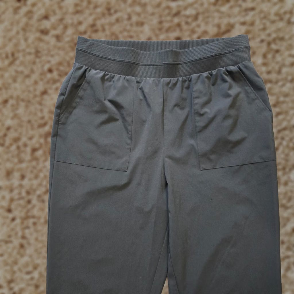 Talbots Talbots Pants Womens Medium Black Pull On Cropped Pockets Athletic Casual Basic Size 32" / US 10 / IT 46 - 1 Thumbnail