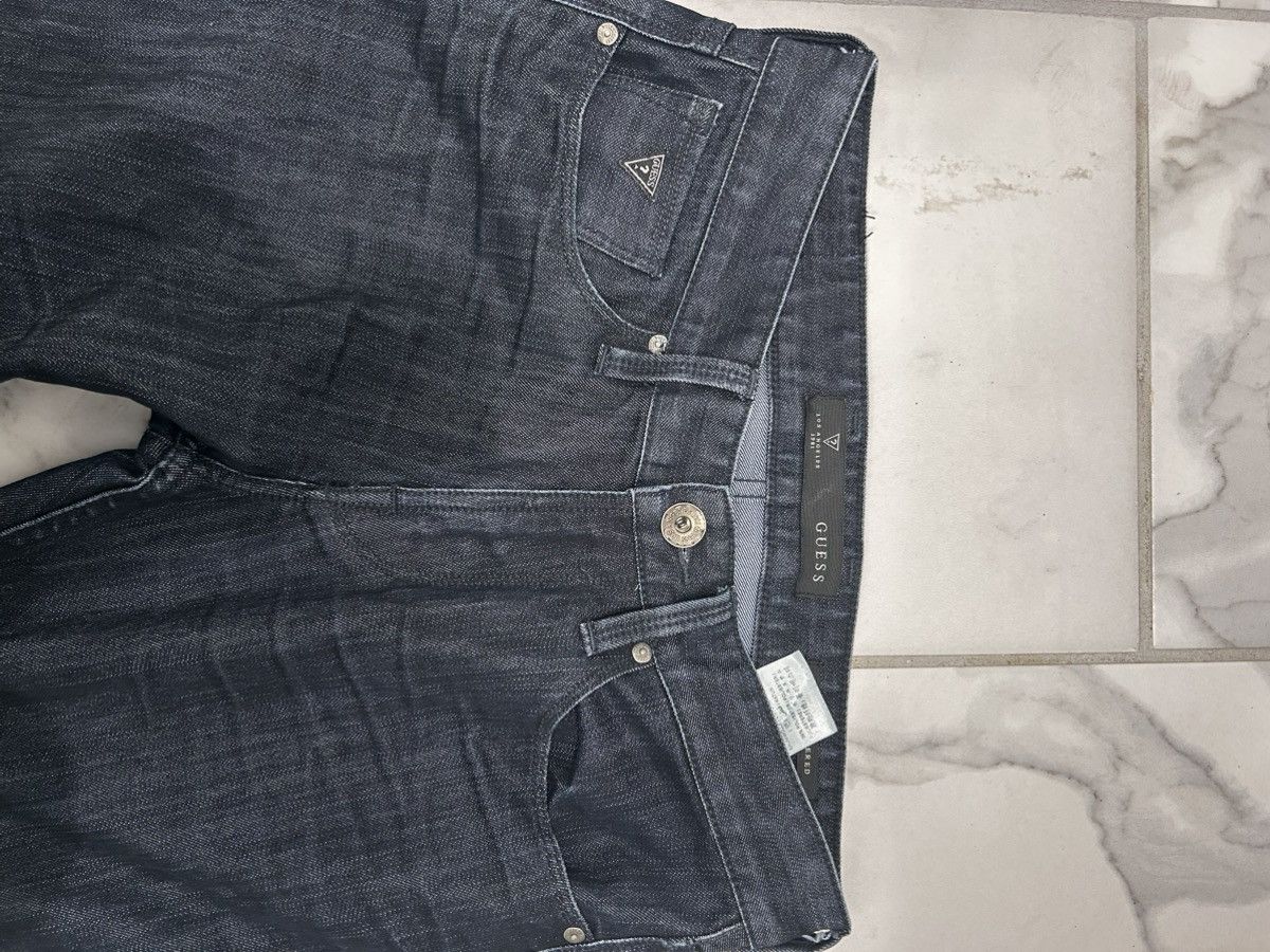 Guess × Levi's × Vintage Guess Slim Tapered Coated Denim Size US 29 - 2 Thumbnail