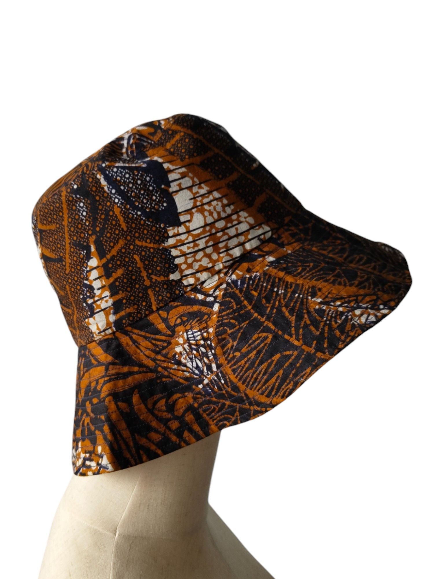 Dior Dior Reversible Print Bucket Hat With Embossed Logo Size ONE SIZE - 8 Thumbnail