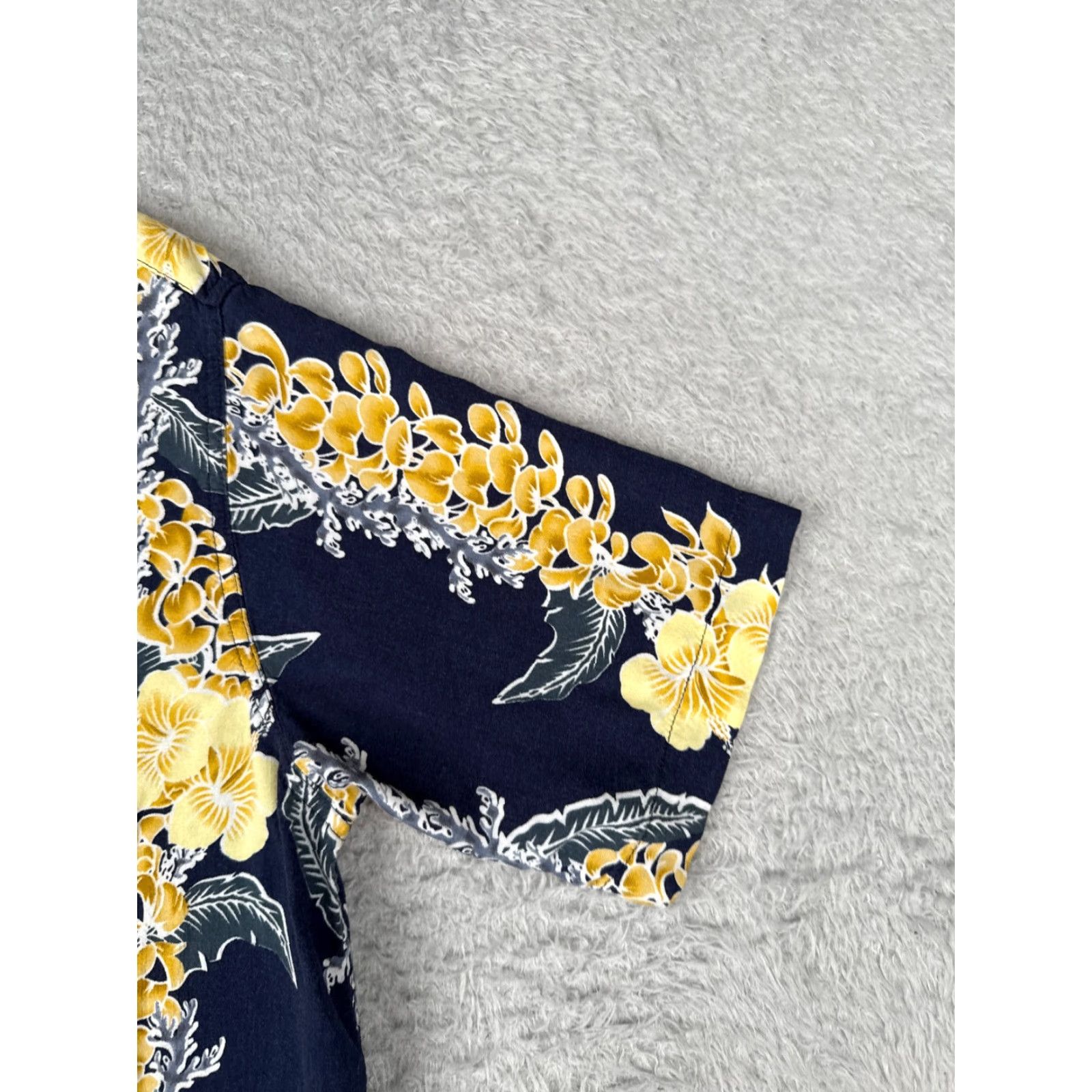 Vintage David Taylor Shirt Mens Small Blue Yellow Floral Hibiscus Plumeria Hawaiian Floral Shirt Mens Small Blue Yellow Hawaiian Dog Theme 90s? Size US S / EU 44-46 / 1 - 2 Thumbnail