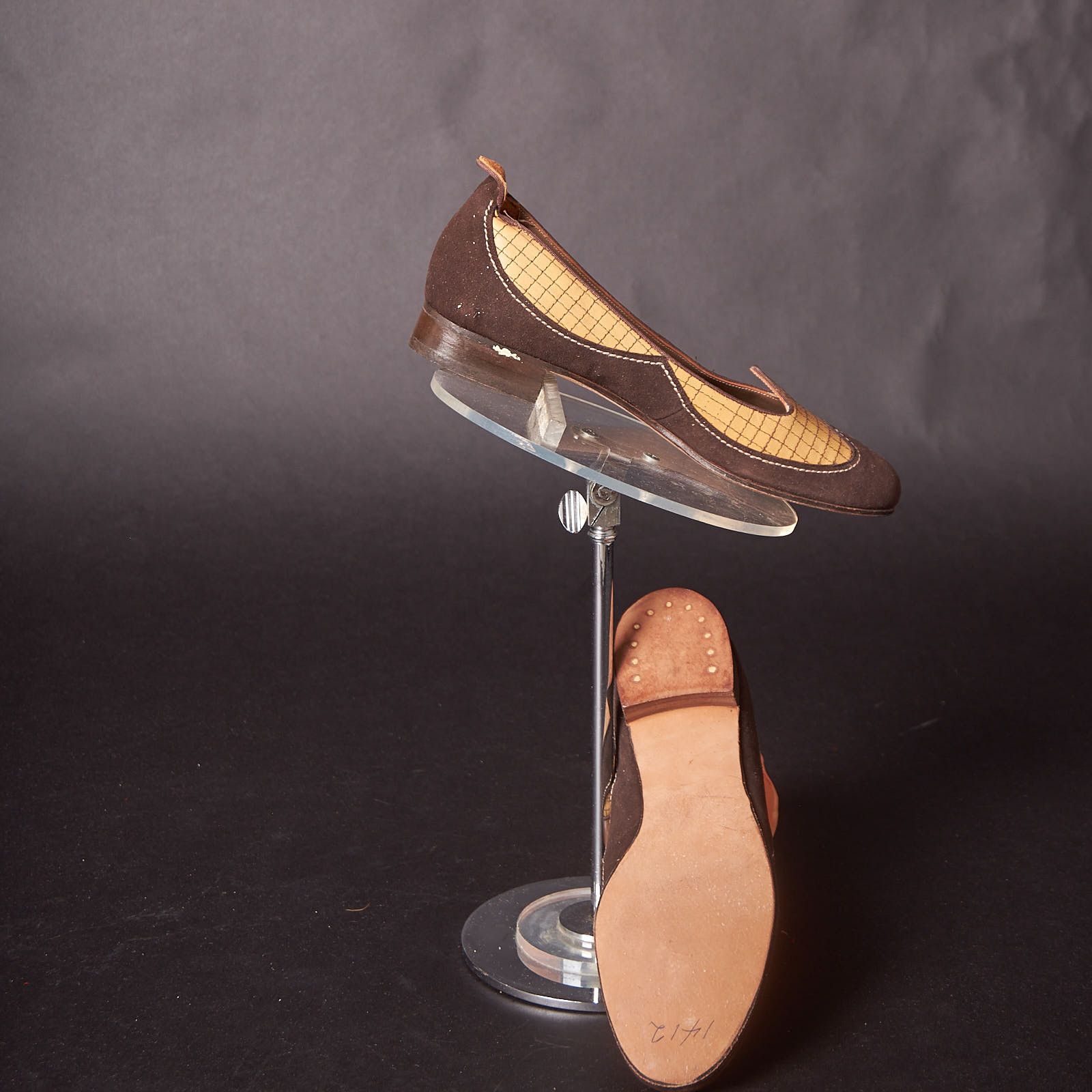 Vintage 1950s Brown Suede Wing Tip Flats Shoes Size US 4.5 / IT 34.5 - 5 Thumbnail