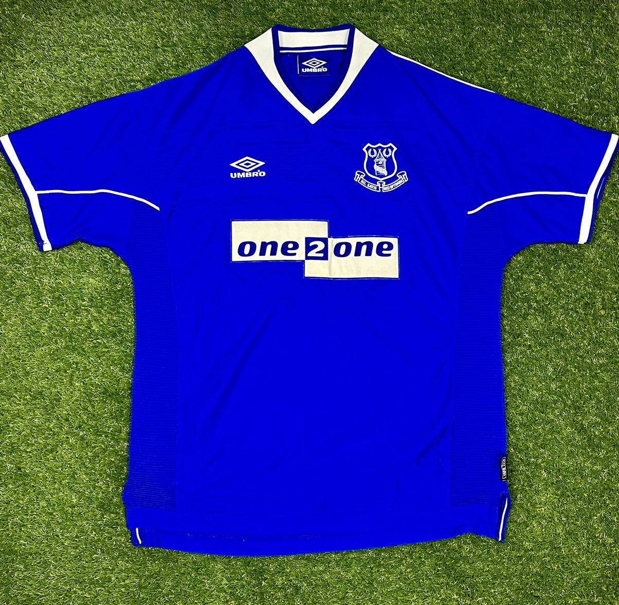 image of Umbro Everton 1999-00 Home in Blue, Men's (Size XL)