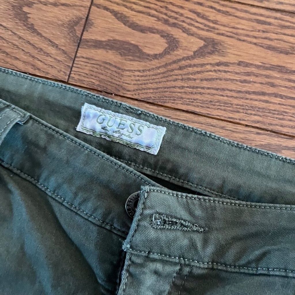 Guess Guess Women's Green Cargo Shorts Size 27" / US 4 / IT 40 - 2 Thumbnail