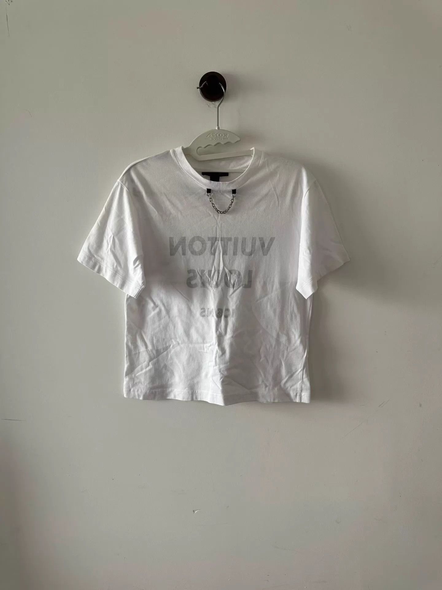 Louis Vuitton LV Chain Short Sleeve T-Shirt Size S 98 New 54L 90B Size S / US 4 / IT 40 - 1 Thumbnail