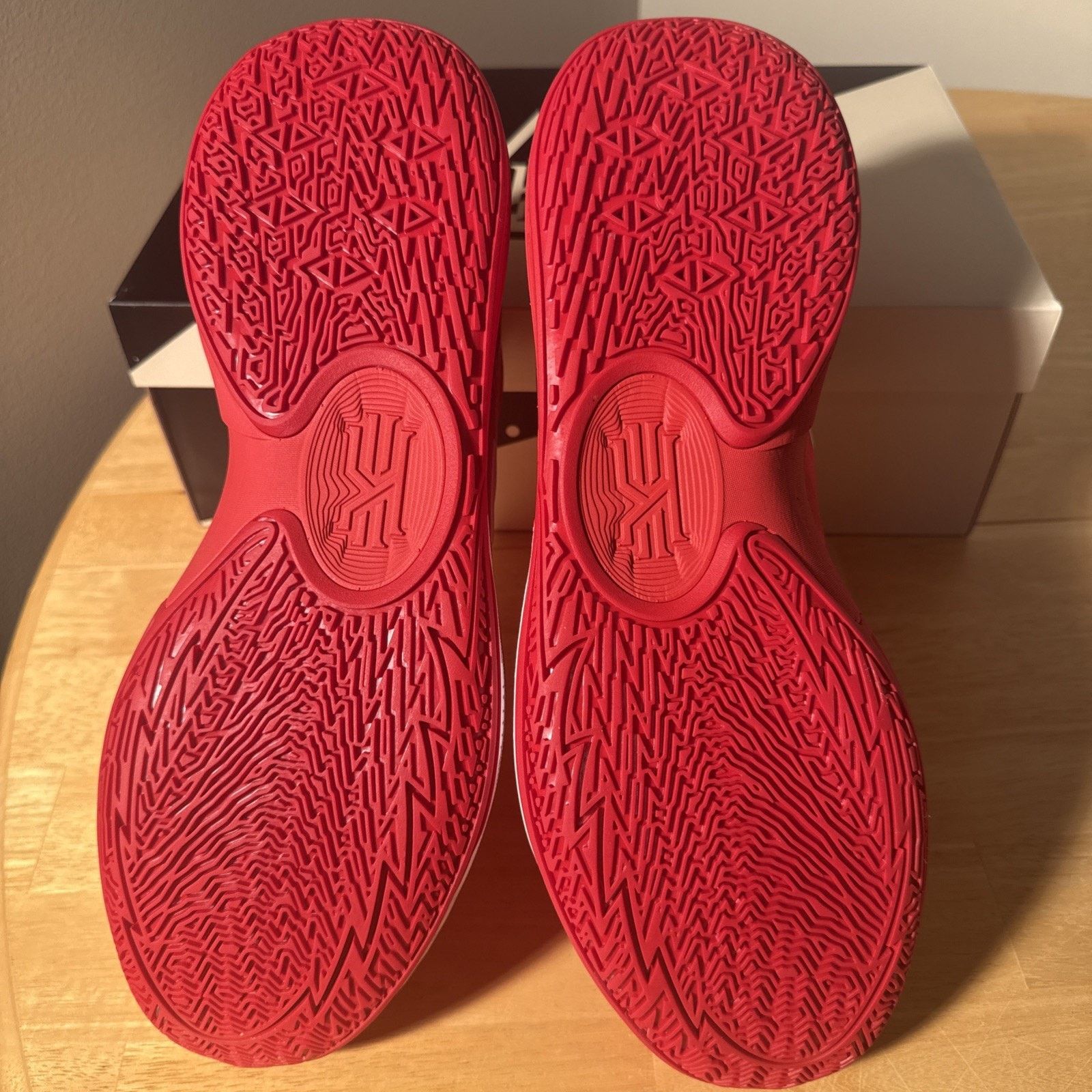 Nike Nike Kyrie 5 Low TB University Red Size 14 Men's Basketball Size US 14 / EU 47 - 6 Thumbnail