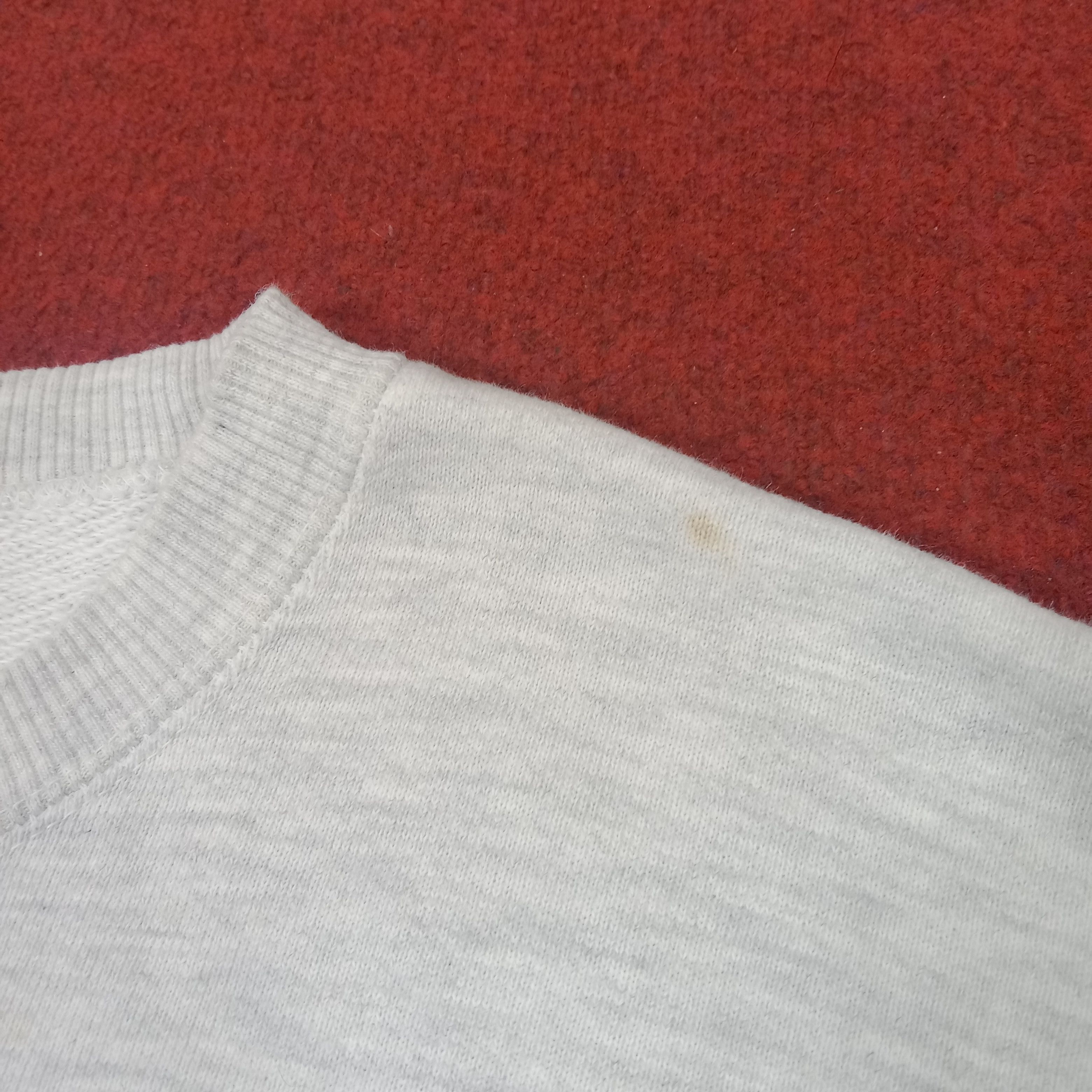 Gianni Valentino × Valentino × Vintage Gianni Valentino Center Logo Spell Out Design Sweatshirt Size US L / EU 52-54 / 3 - 9 Thumbnail