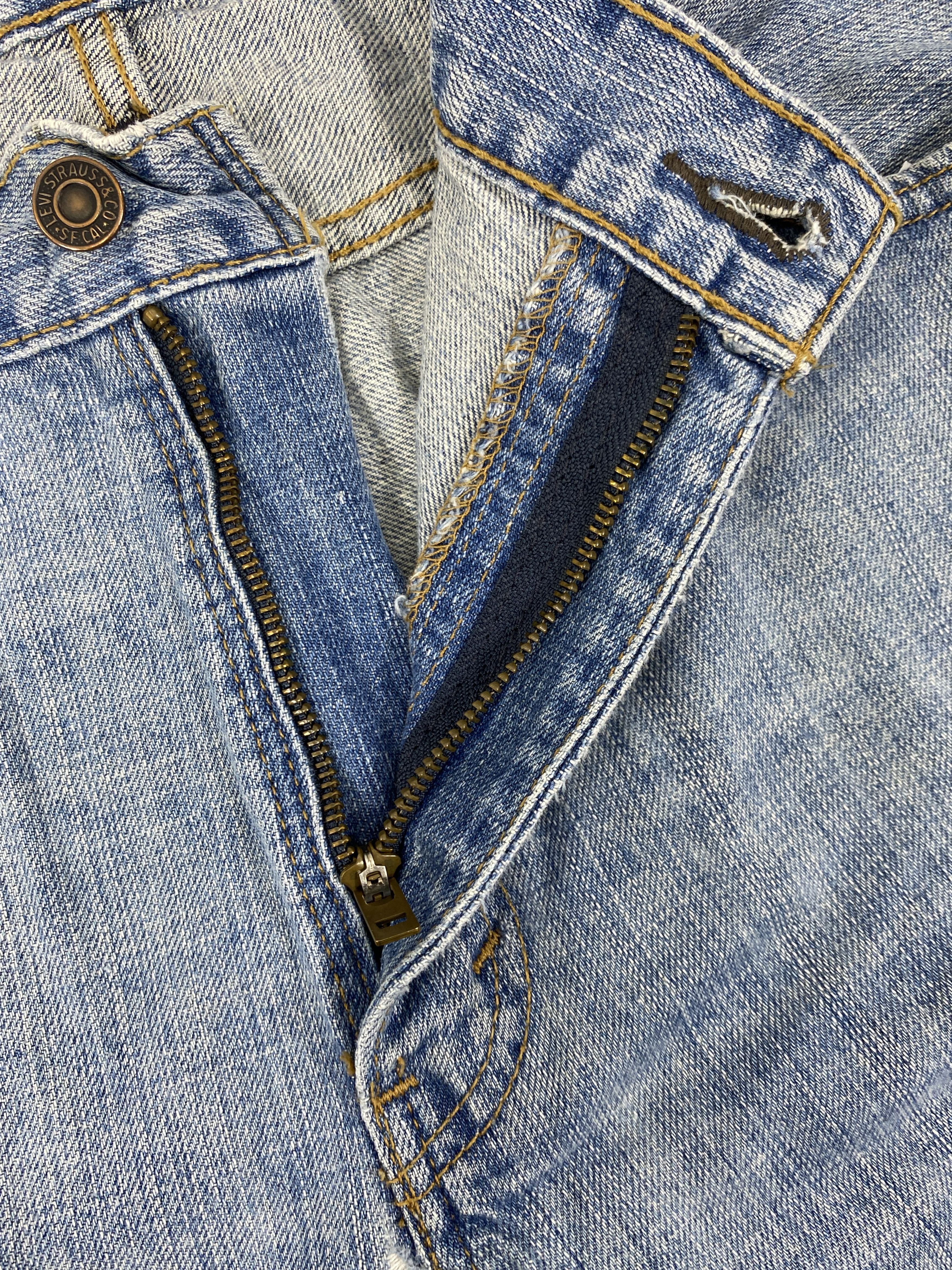 Levi's Vintage Levi's 569 Pale Blue Denim 38 x 28.5 -JN553 Size US 38 / EU 54 - 6 Thumbnail