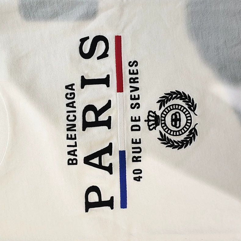 Balenciaga Balenciaga White short sleeves, paris series Size US S / EU 44-46 / 1 - 4 Thumbnail