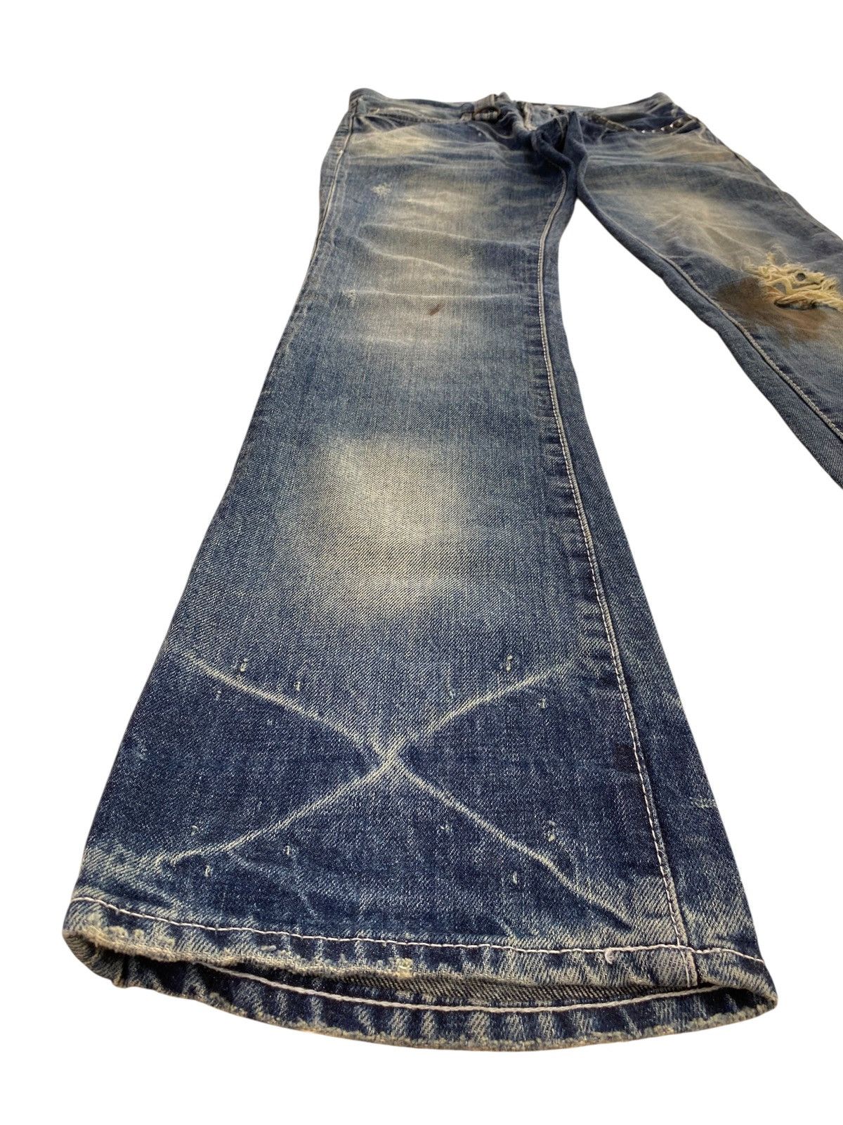 Japanese Brand Japanese Brand Faded Blue Wash Distress Flare Style Size US 30 / EU 46 - 5 Thumbnail