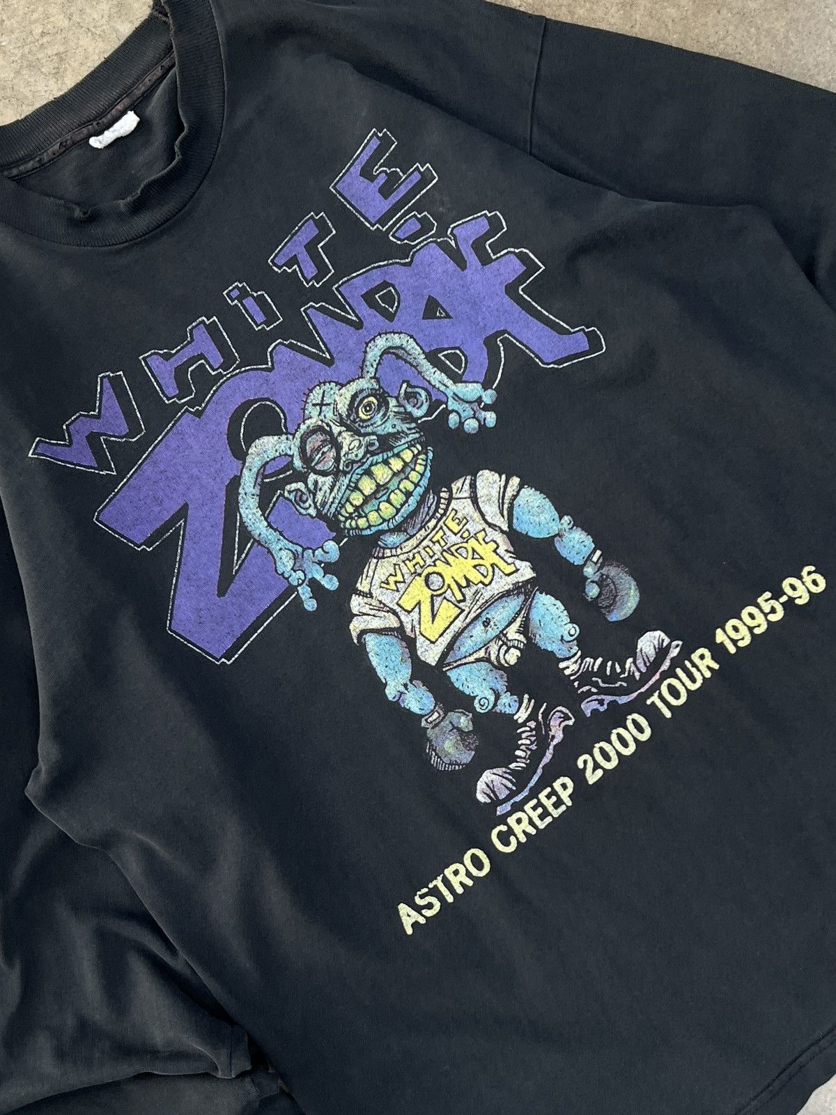 Band Tees Vintage 2000 White Zombie Astro Creep Tour LS Tee XL Size US XL / EU 56 / 4 - 1 Thumbnail
