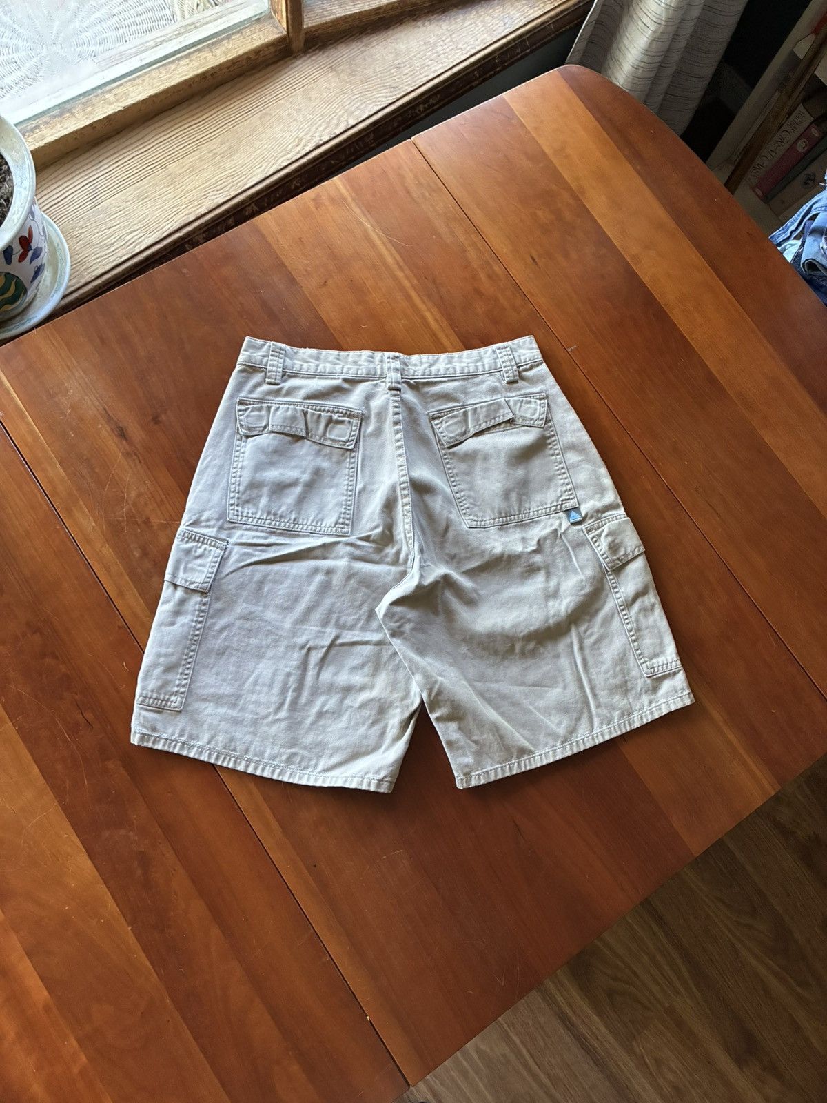 Vintage Levi’s Silver-tab baggy cargo shorts