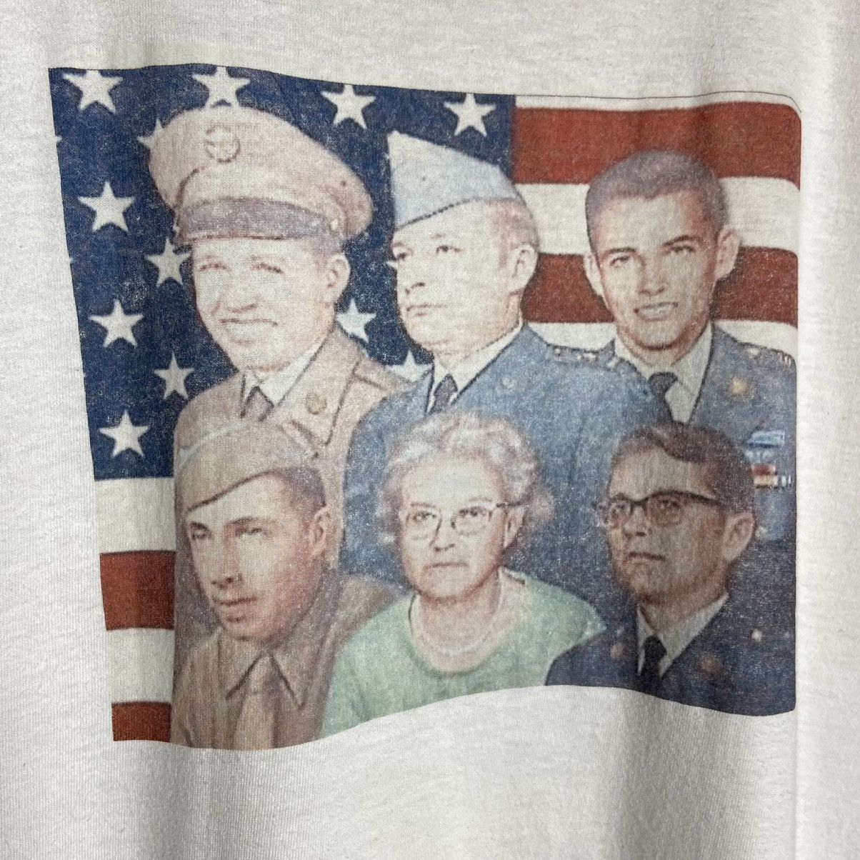 Vintage Vintage 90s Veterans Of World War Graphic T-Shirt Size US L / EU 52-54 / 3 - 2 Thumbnail