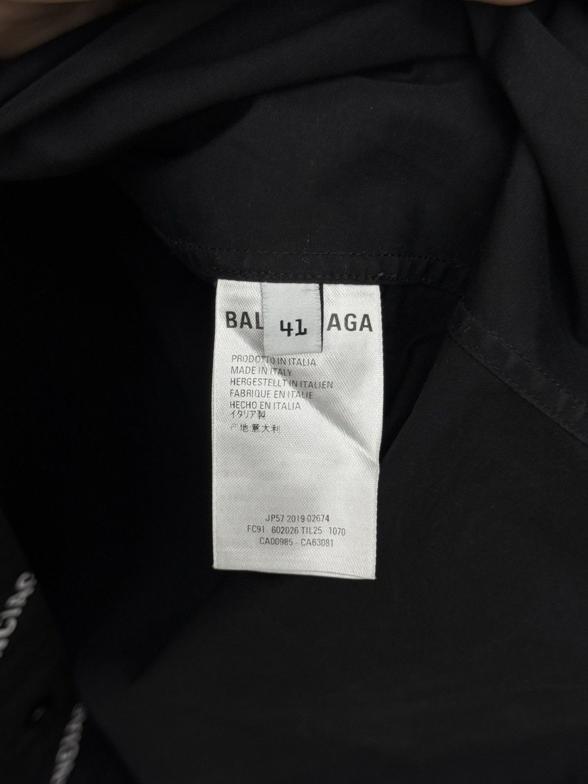 Balenciaga Balenciaga Button Up Tee Shirt Size 41 All Over Logo Size US S / EU 44-46 / 1 - 10 Thumbnail