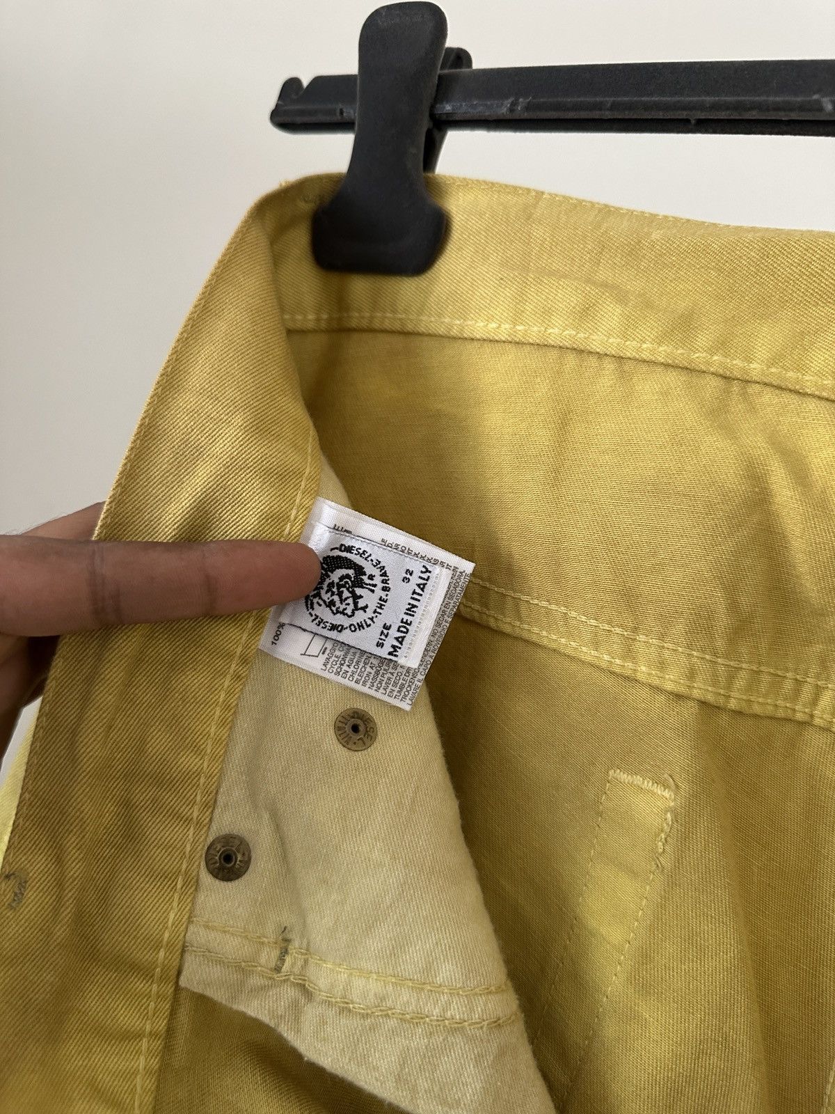 Diesel 2000s Diesel Dirty Stain Yellow flare Jeans Size US 32 / EU 48 - 11 Thumbnail