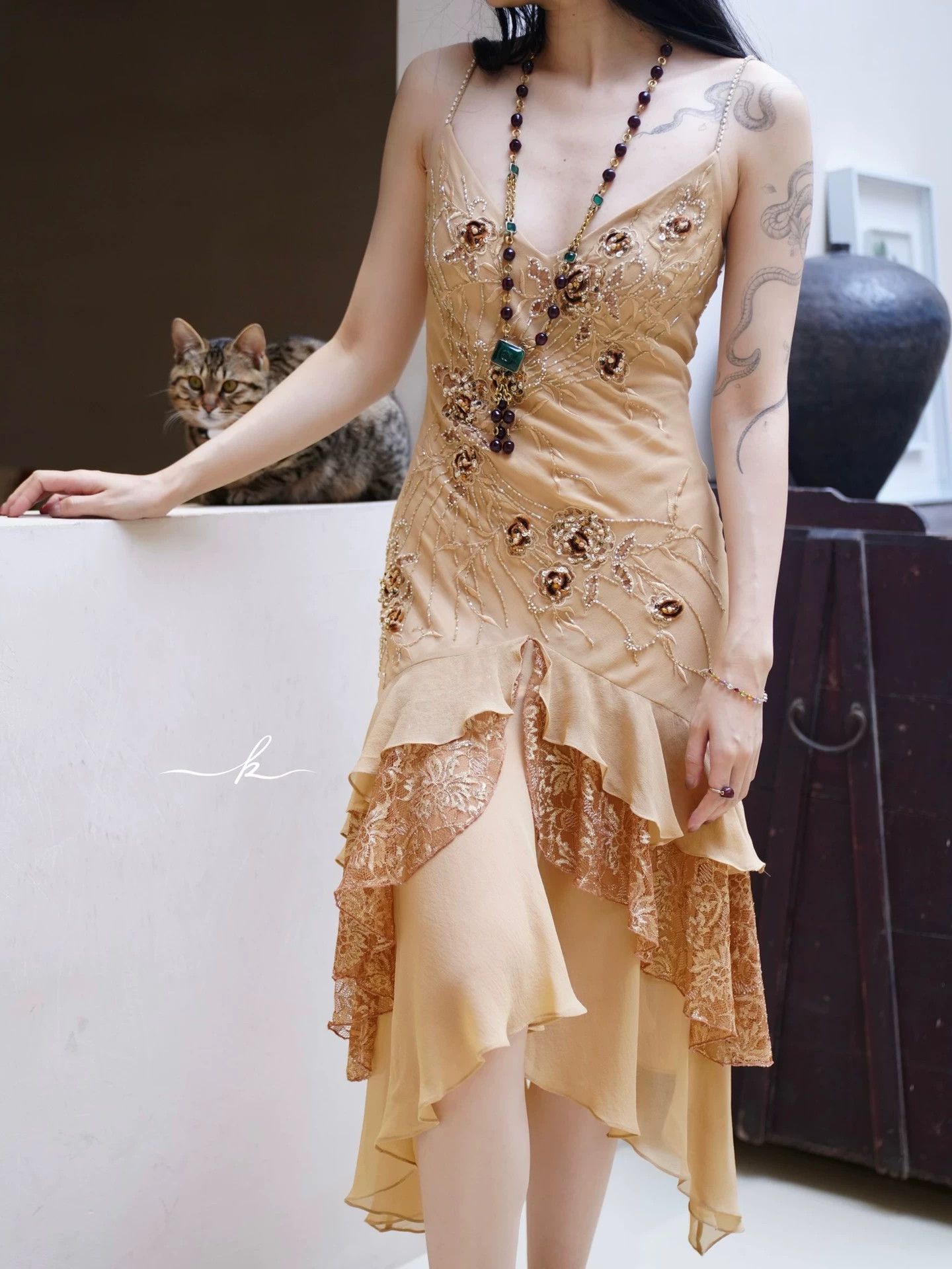 Vintage Vintage Silk Lace Beaded Open Back Fishtail Apricot Dress Size M / US 6-8 / IT 42-44 - 2 Thumbnail