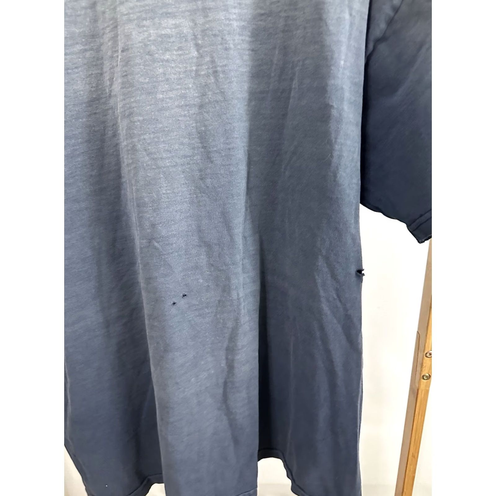 Gildan VTG Sun Gradient Thrashed Distressed Worn Work T-Shirt XL Gildan Blue Men Short Sleeve Shirt Size US XL / EU 56 / 4 - 7 Thumbnail