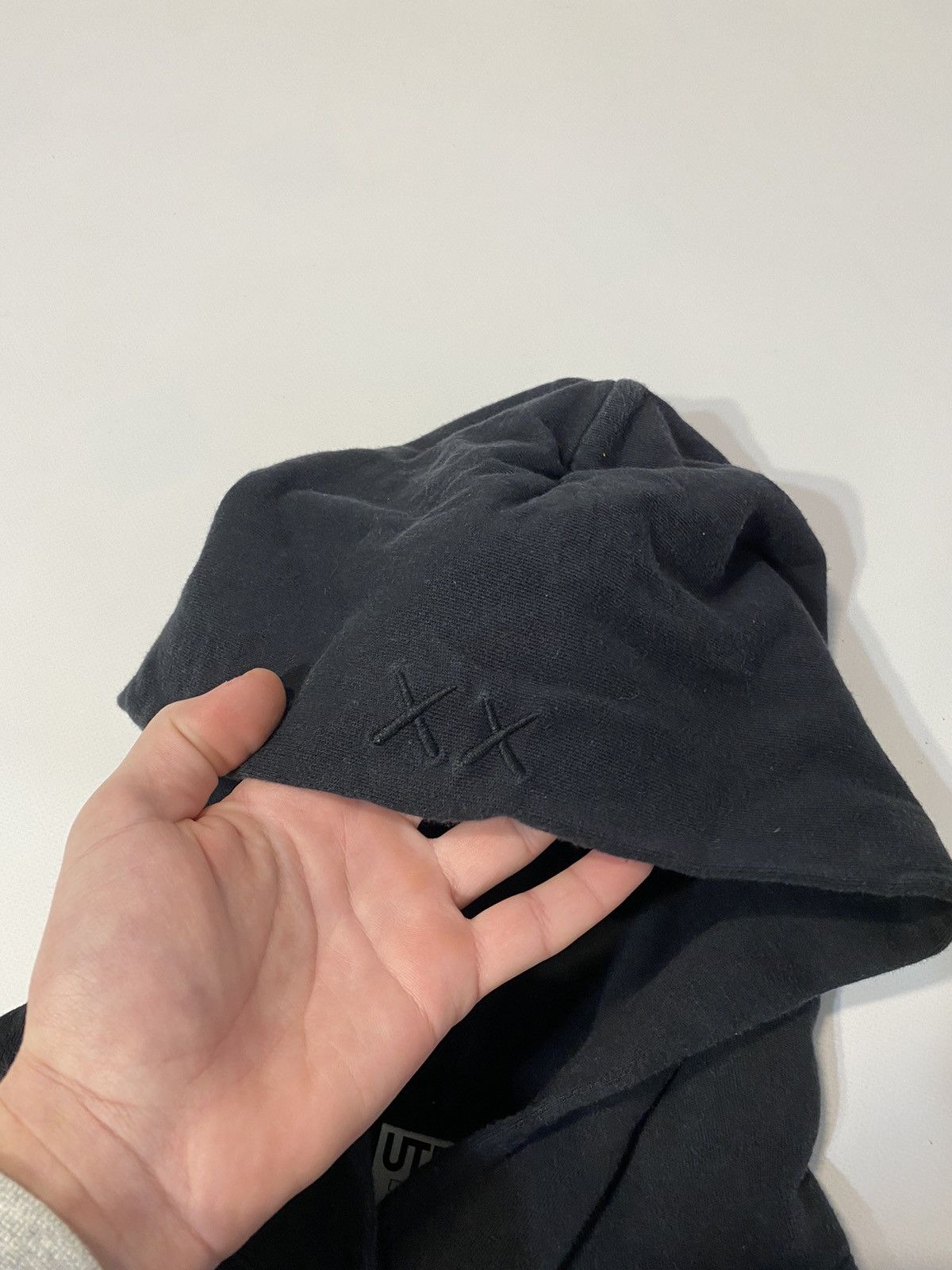 Kaws × Uniqlo Kaws x Uniqlo Rare Hoodie Size US XL / EU 56 / 4 - 3 Thumbnail