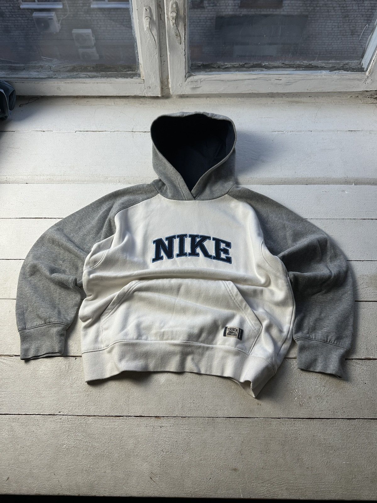 Nike 🚨Nike Y2K White BOXY Hoodie RARE Vintage Skategang Drill Size US S / EU 44-46 / 1 - 1 Thumbnail