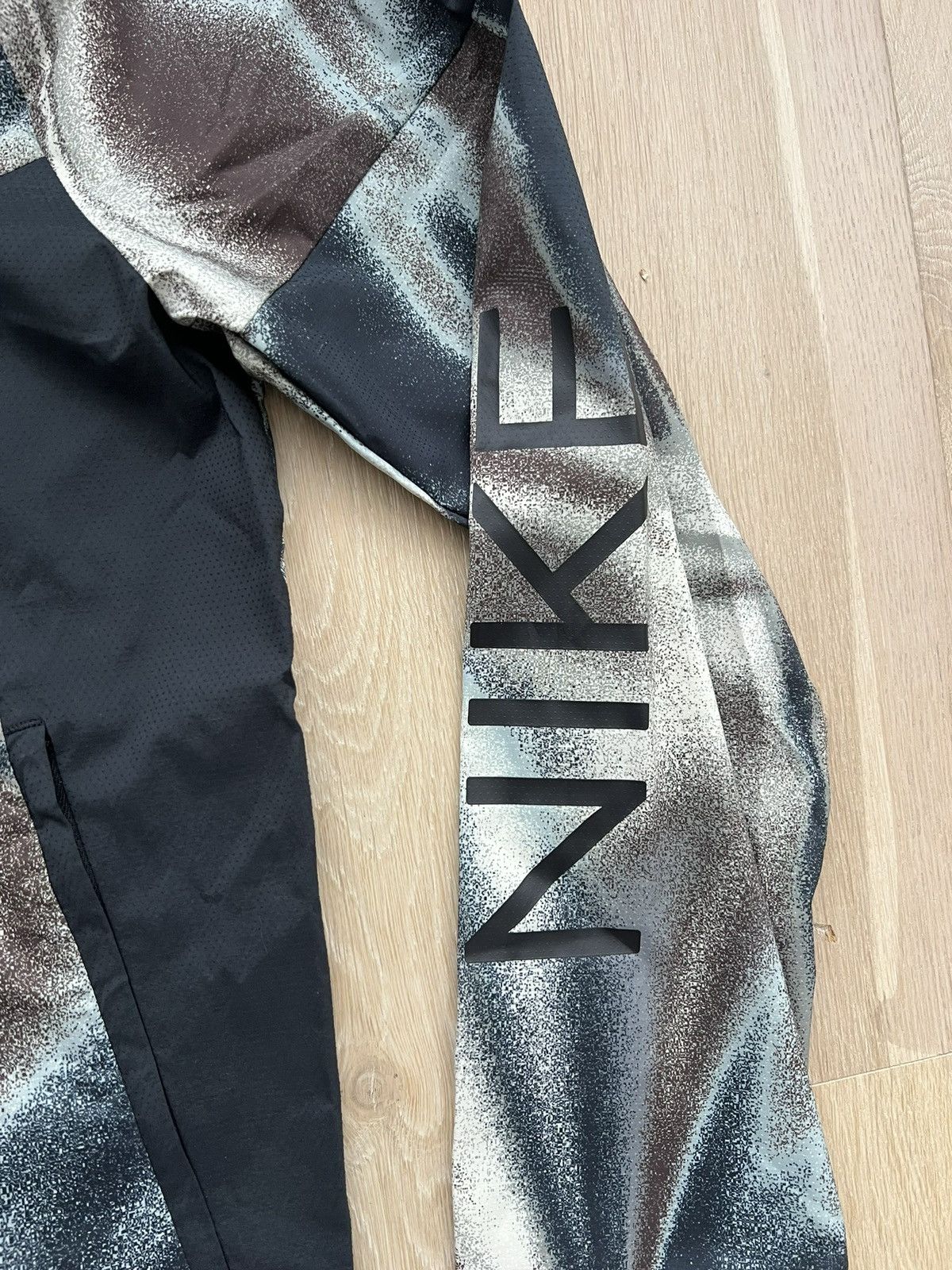 Nike Nike running Wind breaker Camo Size US M / EU 48-50 / 2 - 4 Thumbnail