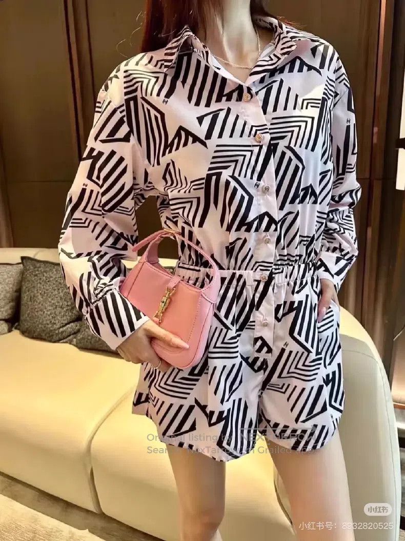 Chanel Chanel Pink star pattern cherry blossom shirt jumpsuit Size 24" / US 00 / IT 34 - 8 Thumbnail