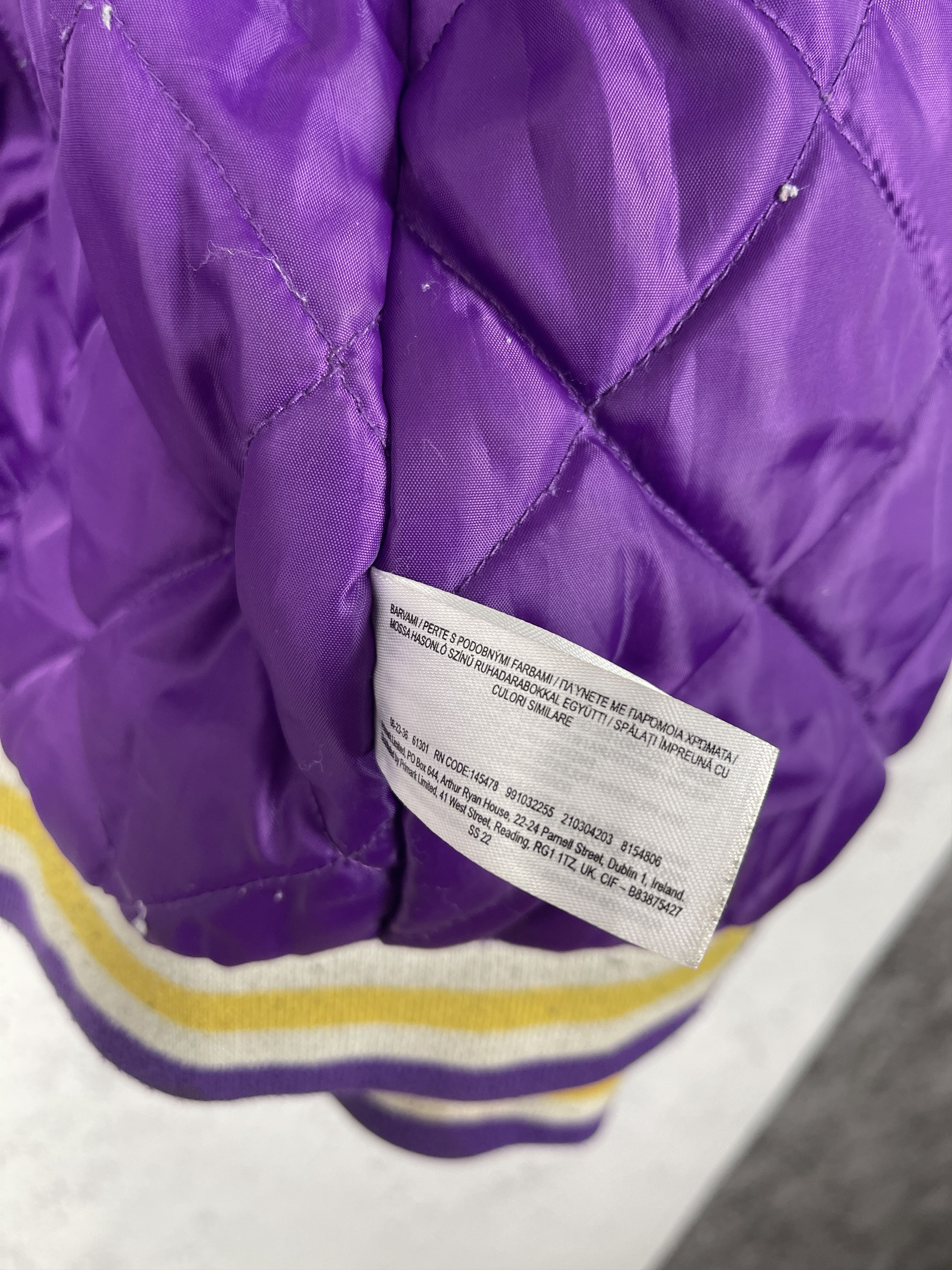 NBA Los Angeles Lakers Bomber Jacket LeBron James 6 Size US XL / EU 56 / 4 - 8 Thumbnail