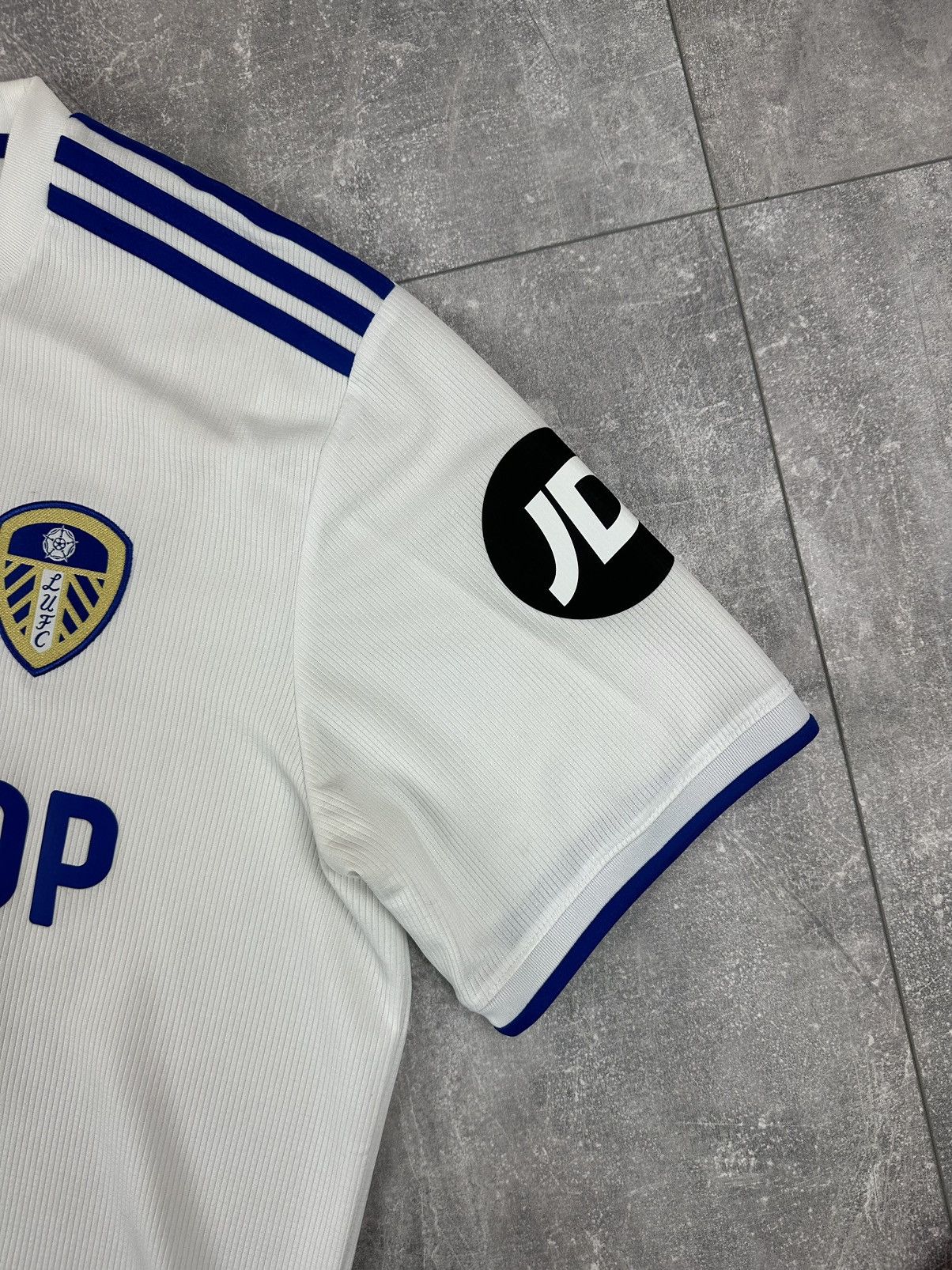 Adidas Adidas Leeds United Home Soccer Football Jersey 2020/21 Size US L / EU 52-54 / 3 - 6 Thumbnail