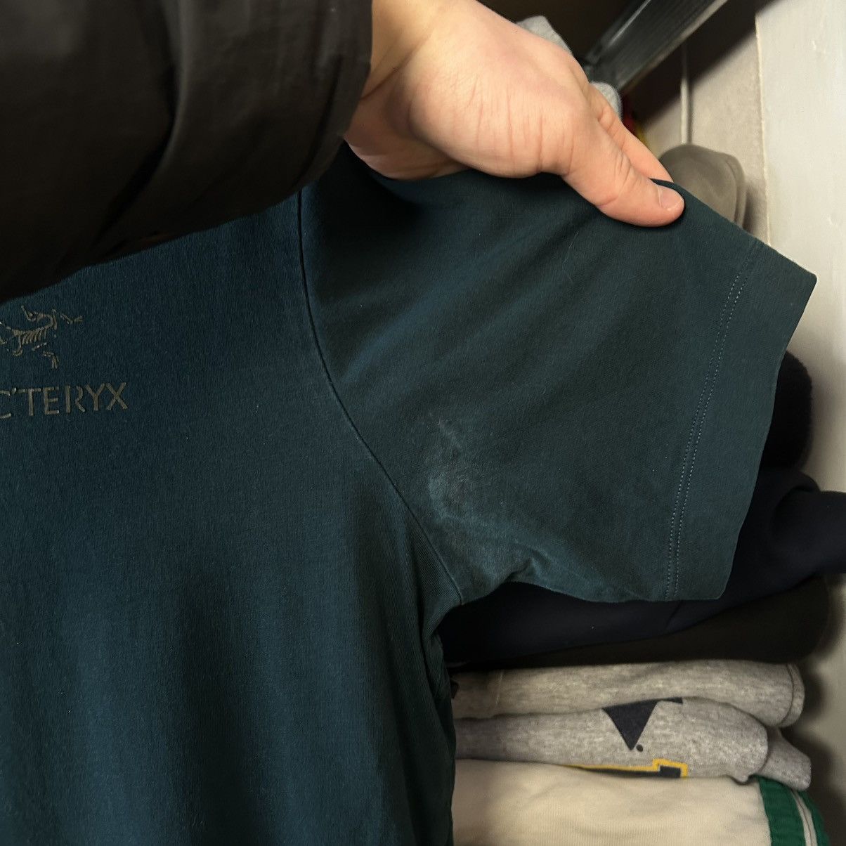 Arc'teryx Mens Arcteryx Small Logo Basic Streetwear outdoor tee Size US S / EU 44-46 / 1 - 6 Thumbnail