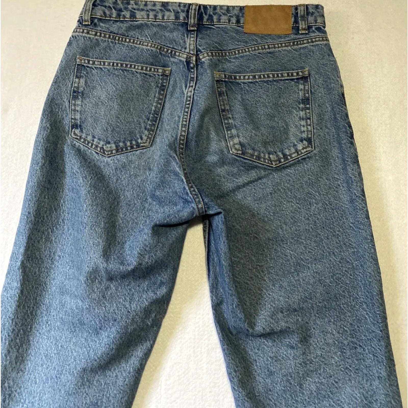 Zara Zara Jeans Women’s 8 US Denim Blue Medium Wash Button Closure High Rise Straight Inseam 26.5 in Pockets Size 30" / US 8 / IT 44 - 8 Thumbnail