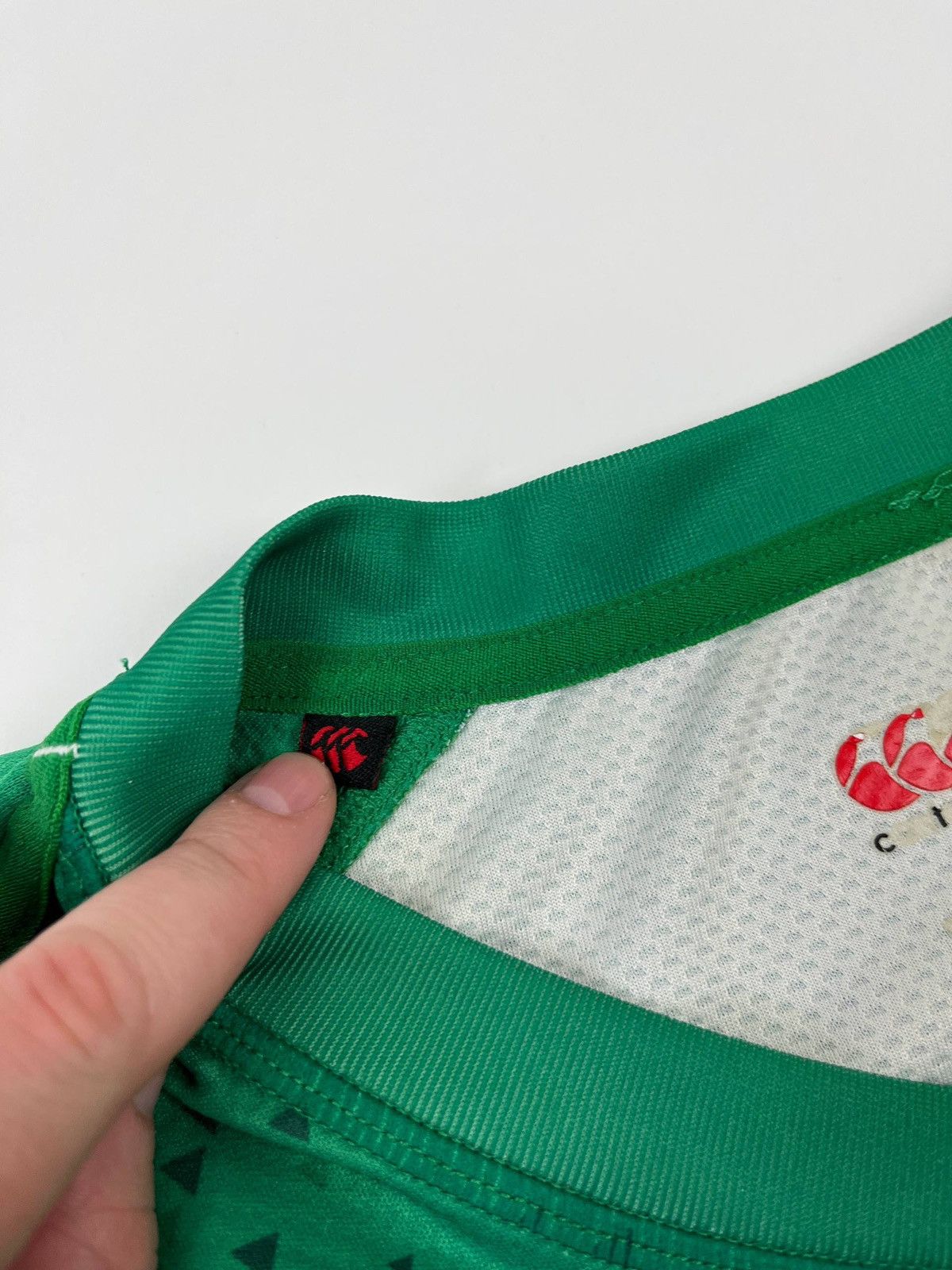 Canterbury of New Zealand Canterbury Ireland IRFU Rugby Jersey Vodafone Rare Ireland Size US L / EU 52-54 / 3 - 8 Thumbnail