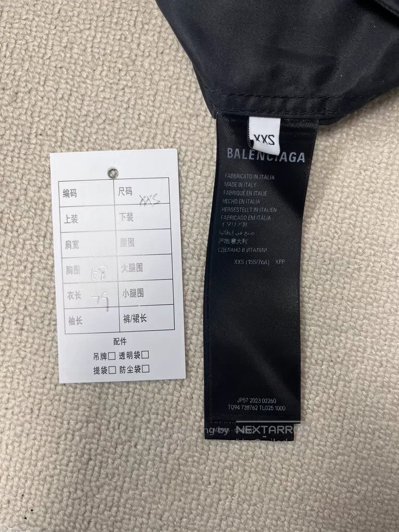 Balenciaga Balenciaga Tape Duct Tape Logo Hooded Windbreaker Jacket Size US XXS / EU 40 - 4 Thumbnail