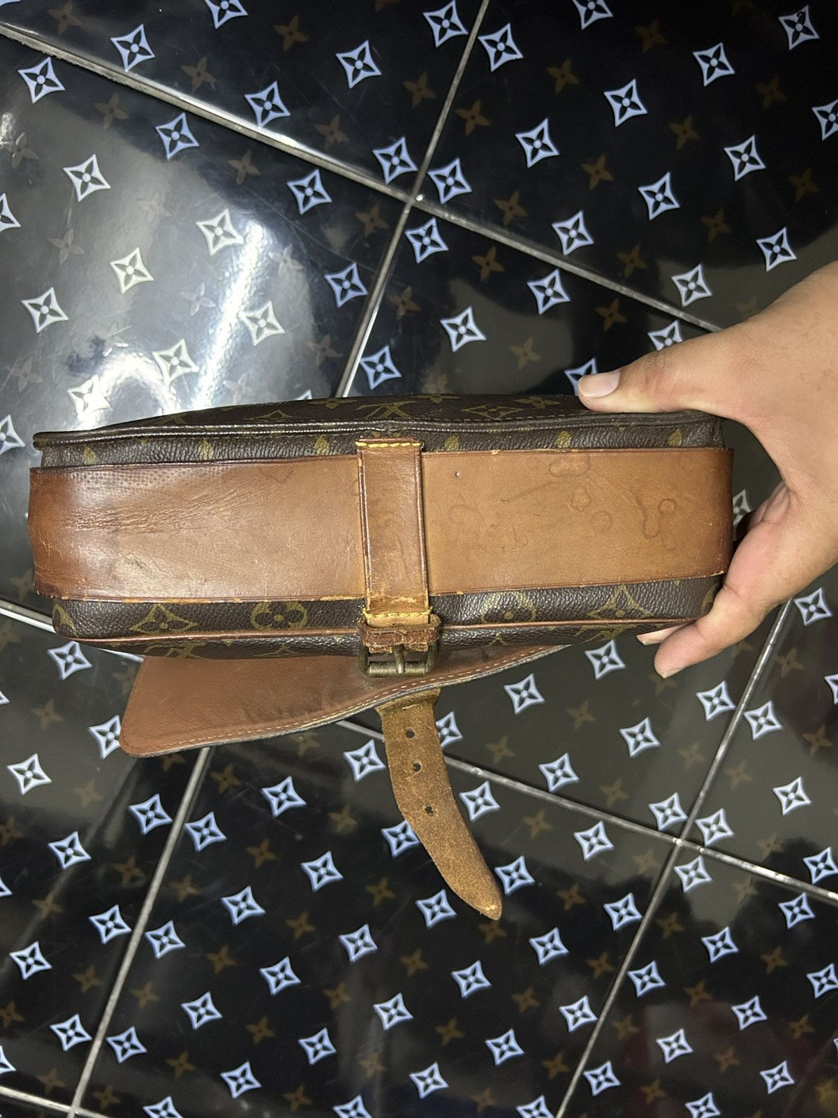 Louis Vuitton Authentic Vintage Louis Vuitton Monogram Cartouchière GM Size ONE SIZE - 7 Thumbnail