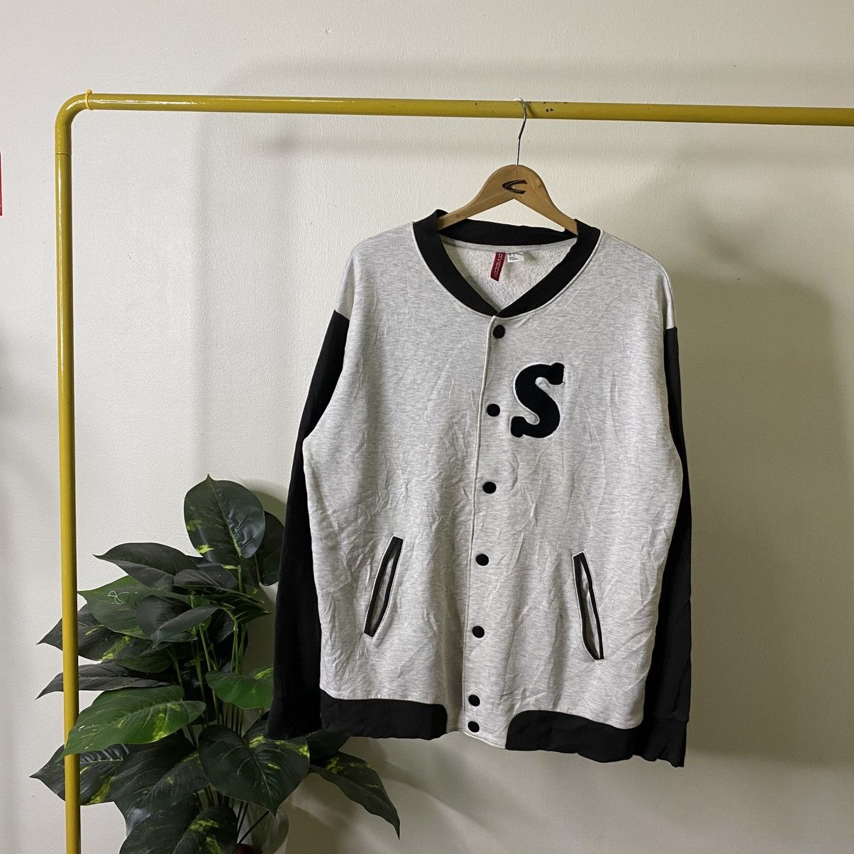 H&M Santiago Black Panther Baseball Varsity Sweatshirt Size US L / EU 52-54 / 3 - 6 Thumbnail