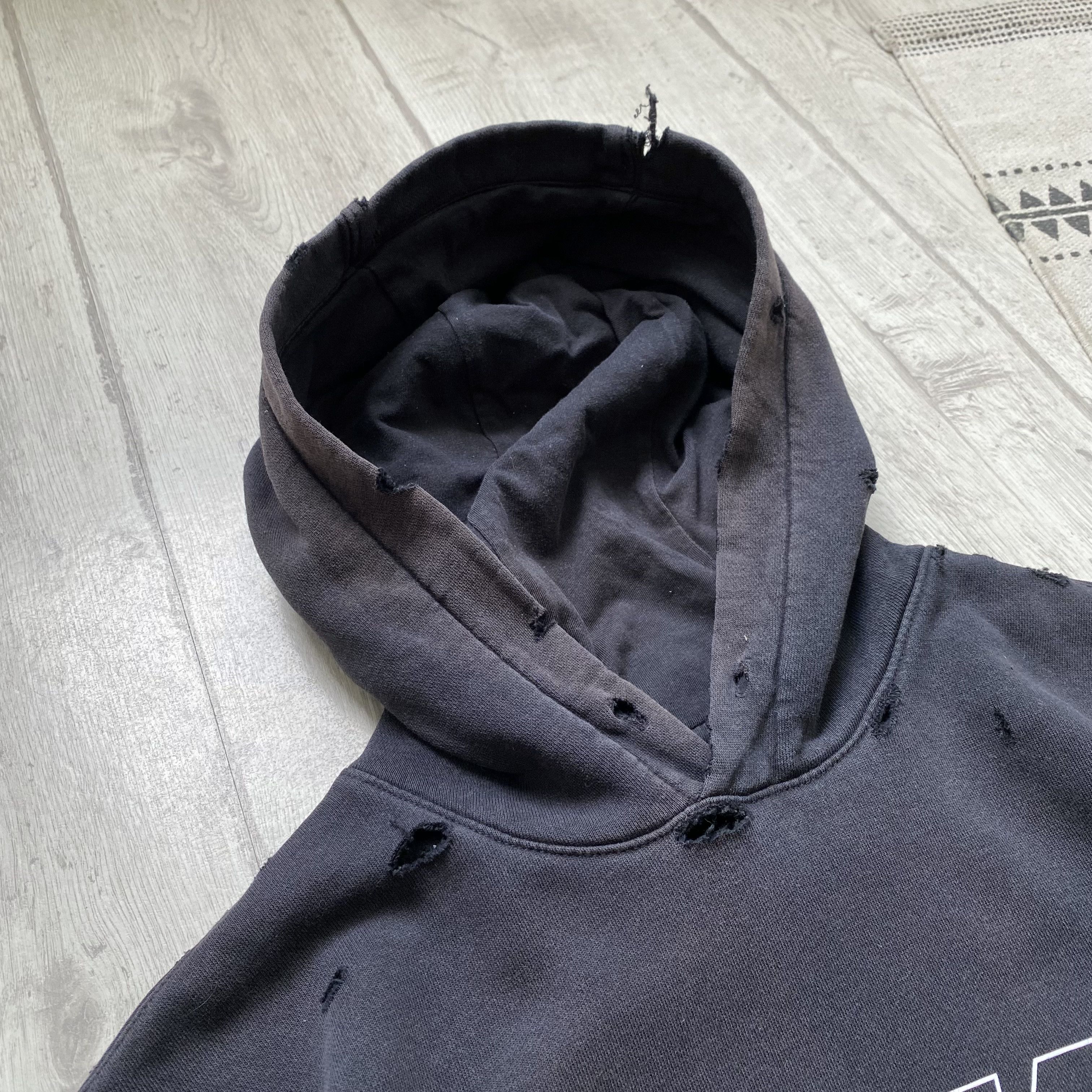 Nike 🦏 Thrashed Nike hoodie center logo swoosh Size US M / EU 48-50 / 2 - 6 Thumbnail