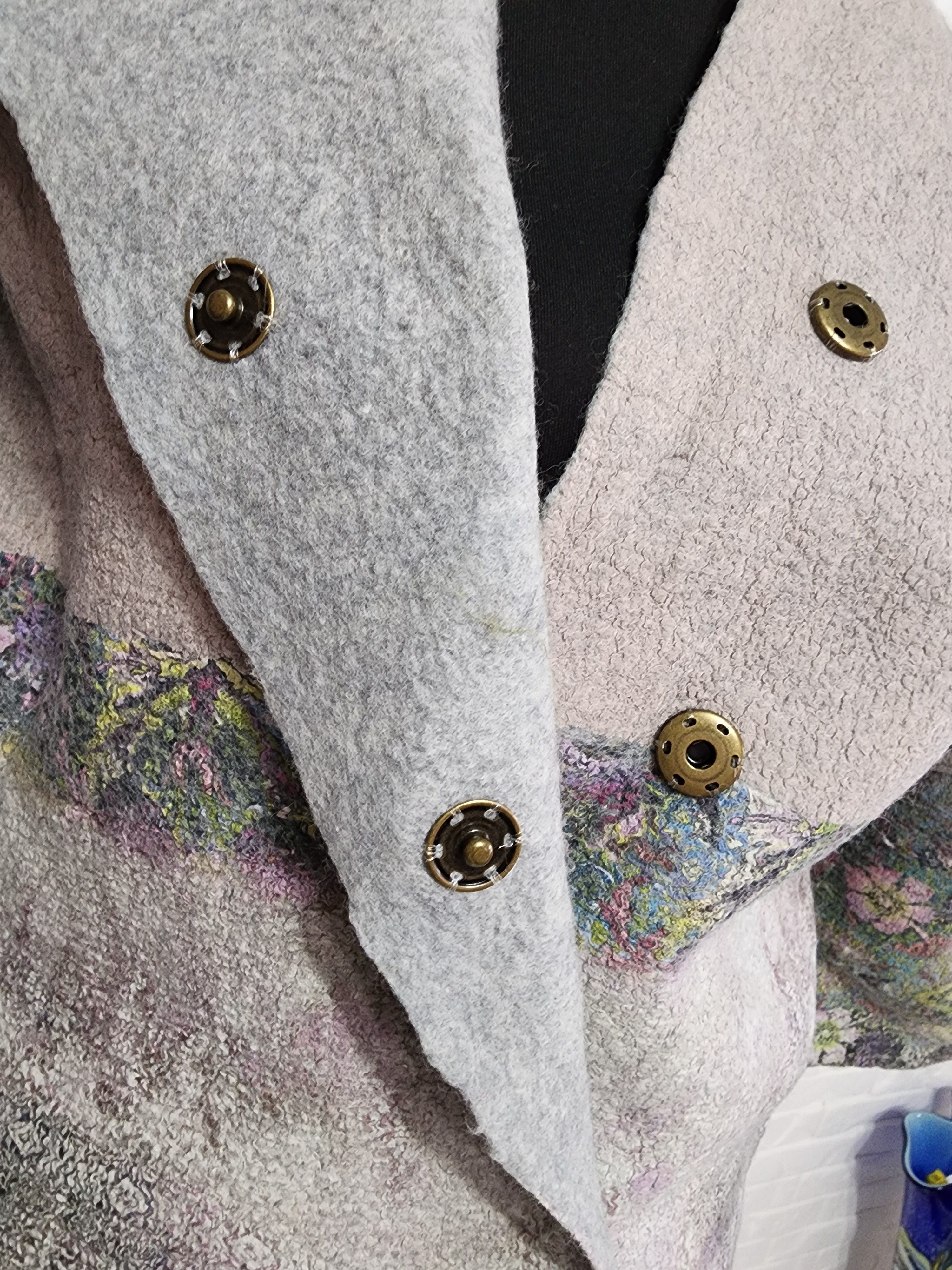 Handmade Women's coat made of felted genuine wool and silk. Size XL / US 12-14 / IT 48-50 - 4 Thumbnail