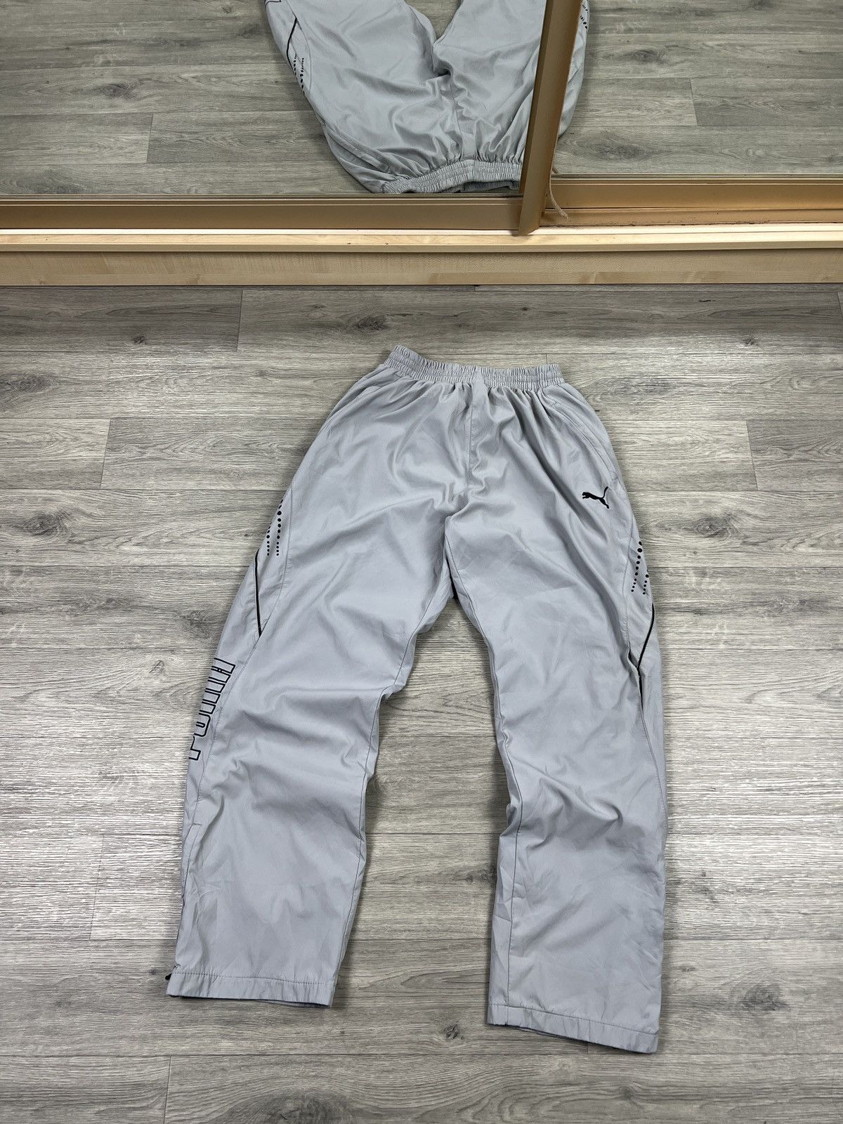 Puma VINTAGE 90s PUMA Nylon Track Pants Size L Size US 33 - 1 Thumbnail