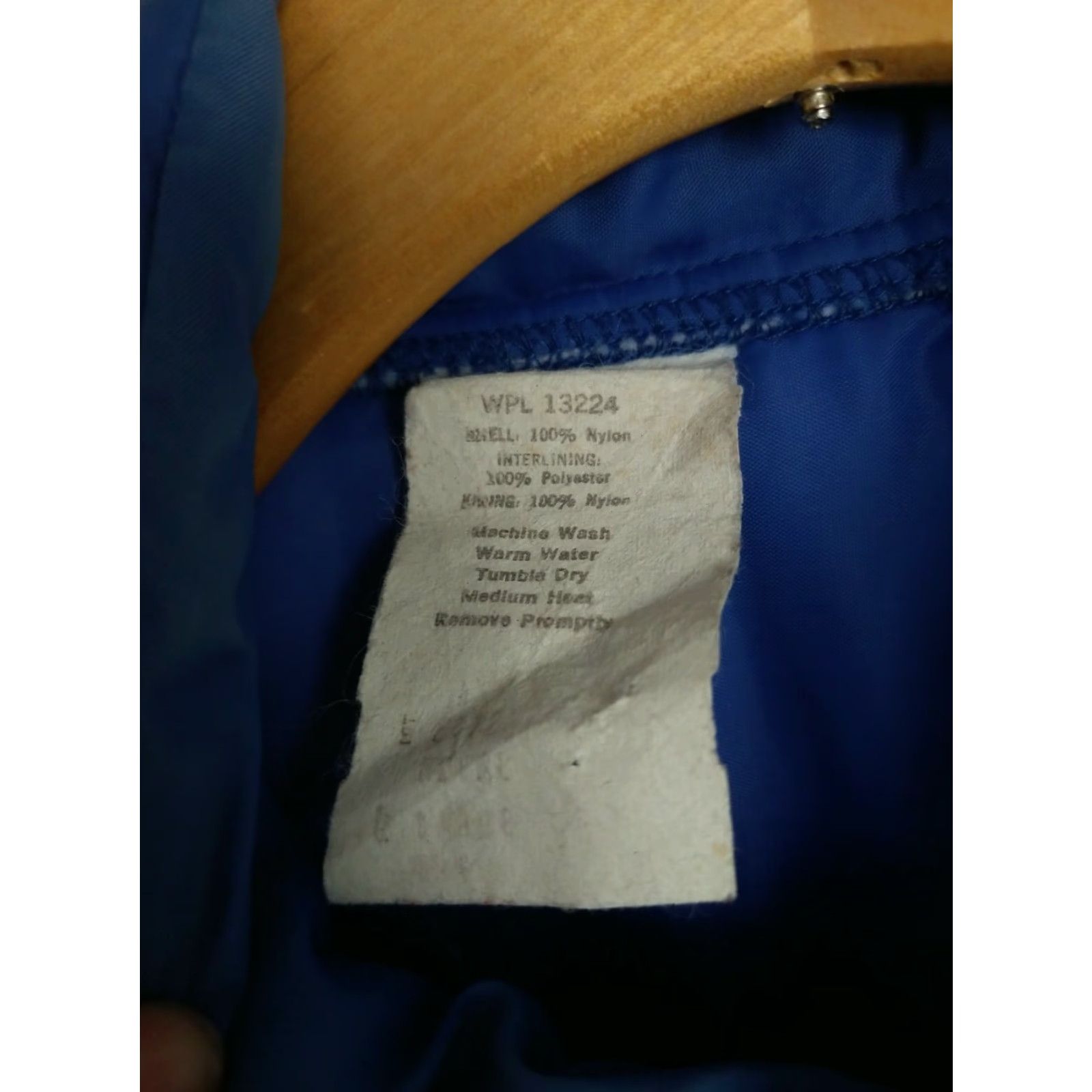 Vintage VINTAGE Arm & Hammer Nylon Vest L blue Mens Vest Quilted Nylon Zip Buttons Size US L / EU 52-54 / 3 - 3 Thumbnail